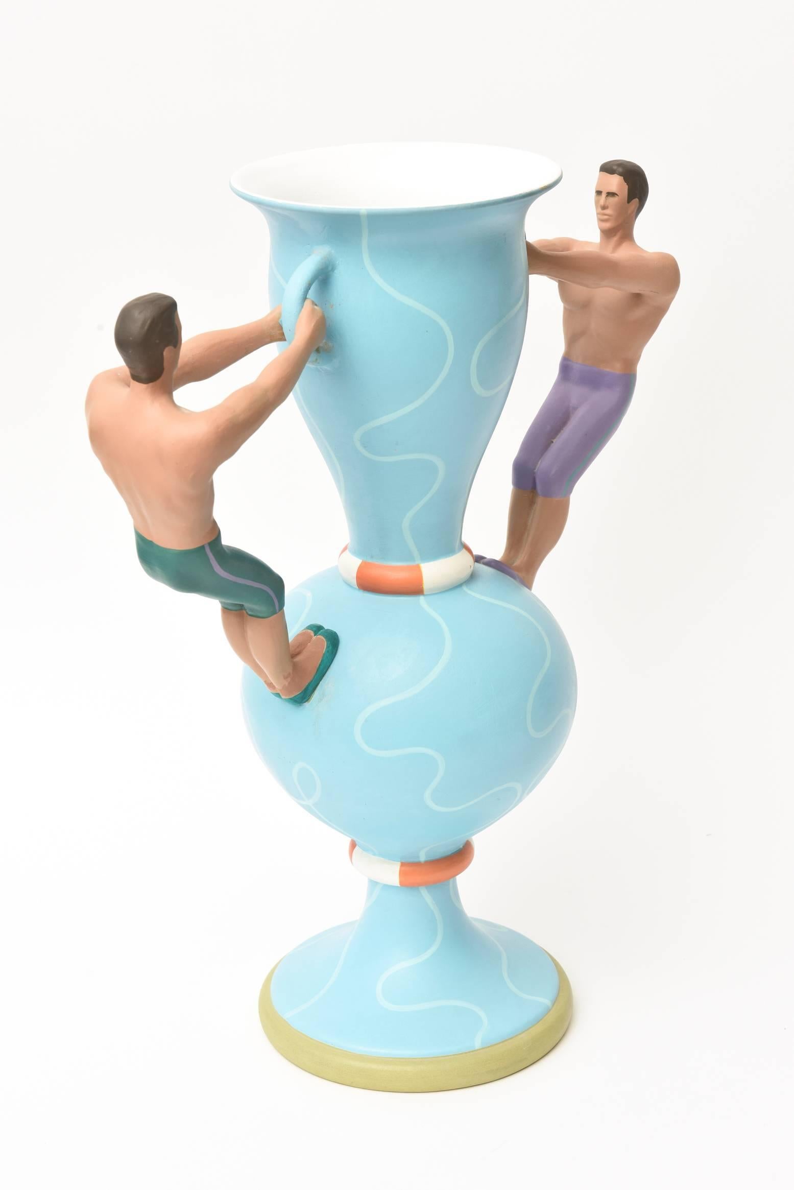 Este asombroso y raro gran recipiente/vaso/escultura de cerámica italiana L 