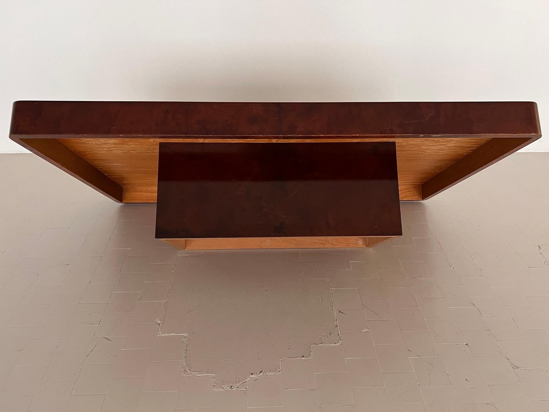 Grande table basse italienne Aldo Tura Design en parchemin émaillé, 1970  en vente 2