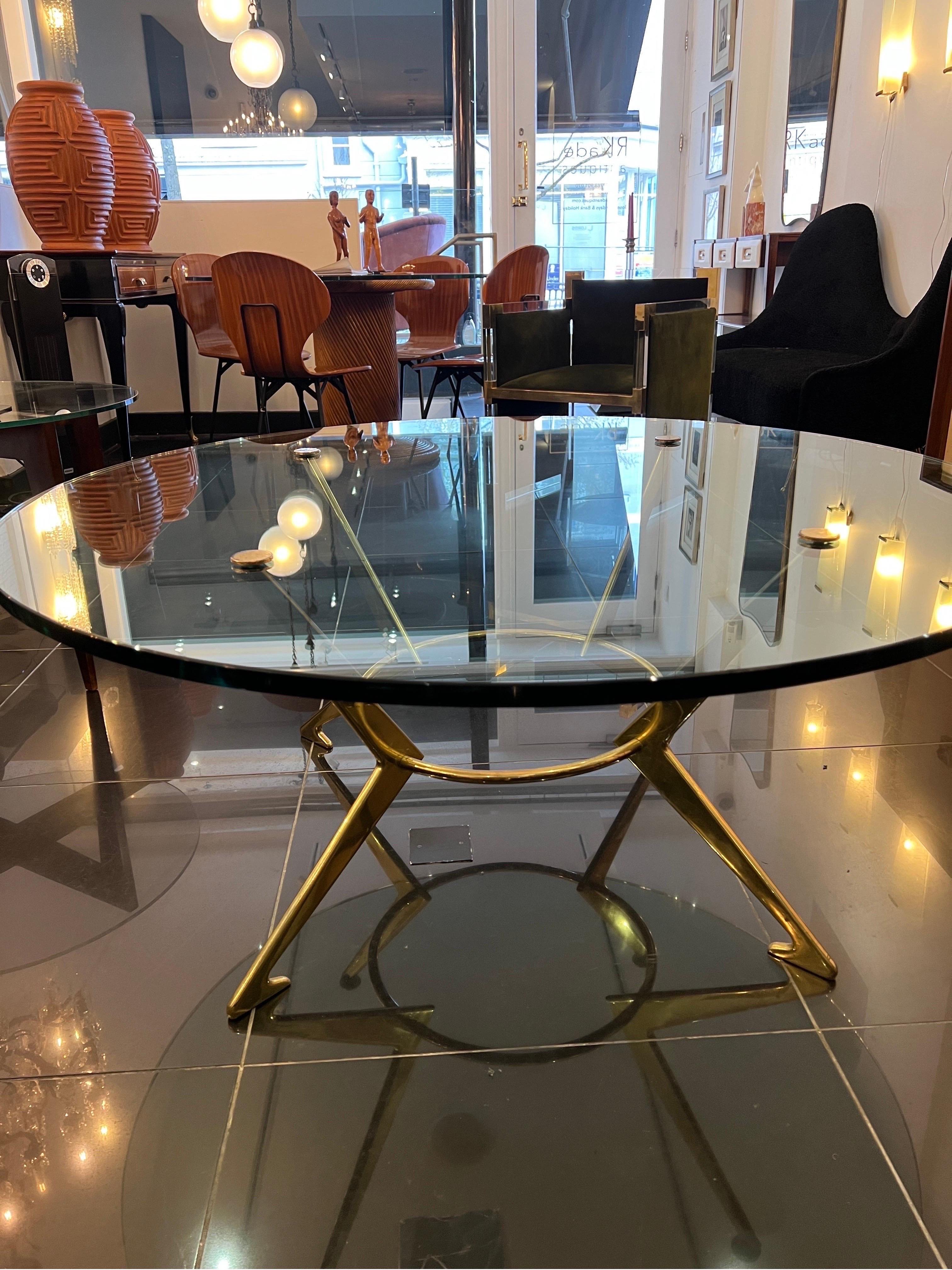 Italian Large Brass and Glass Circular Coffee Table  For Sale 3