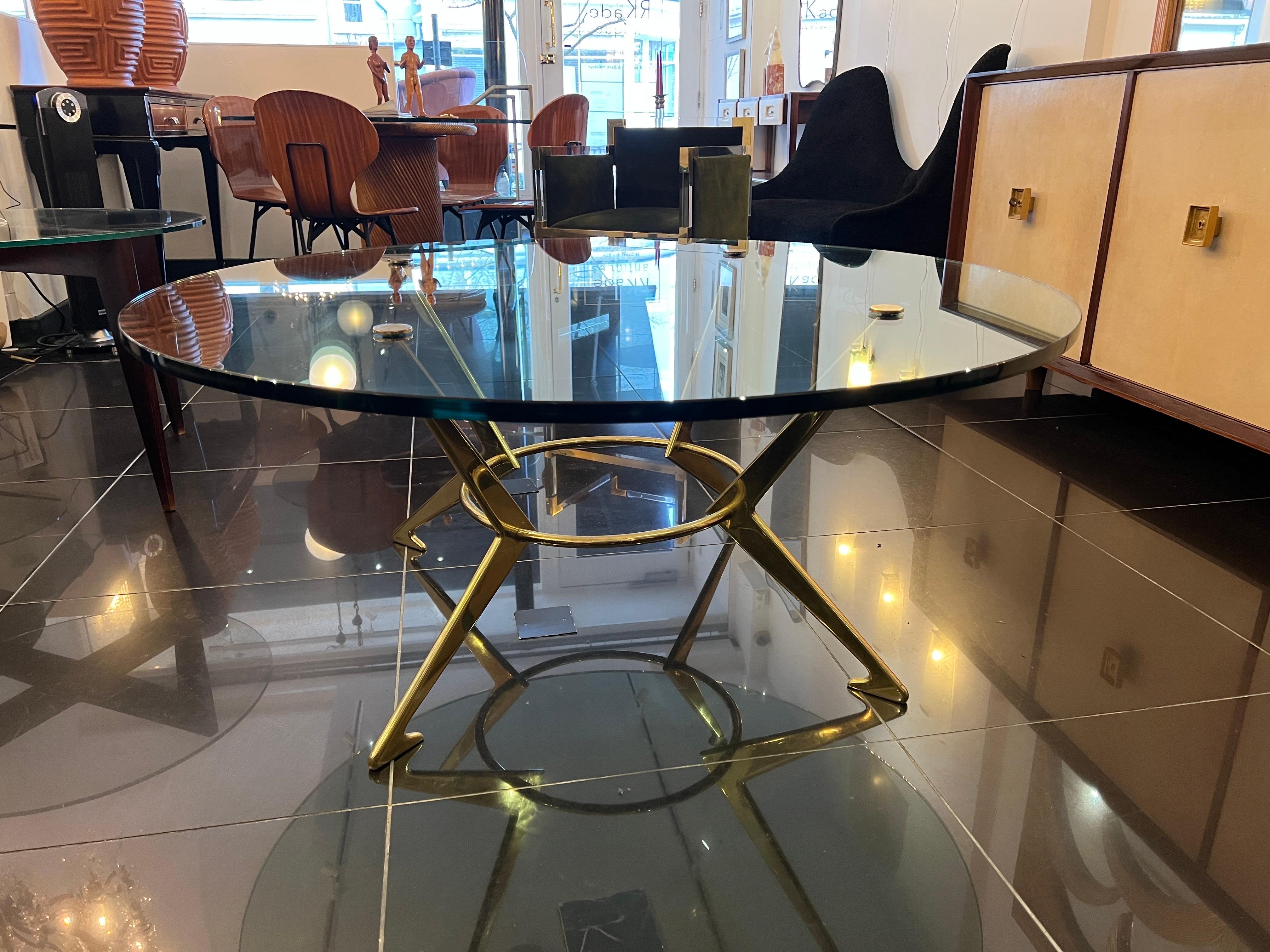 Italian Large Brass and Glass Circular Coffee Table  For Sale 4