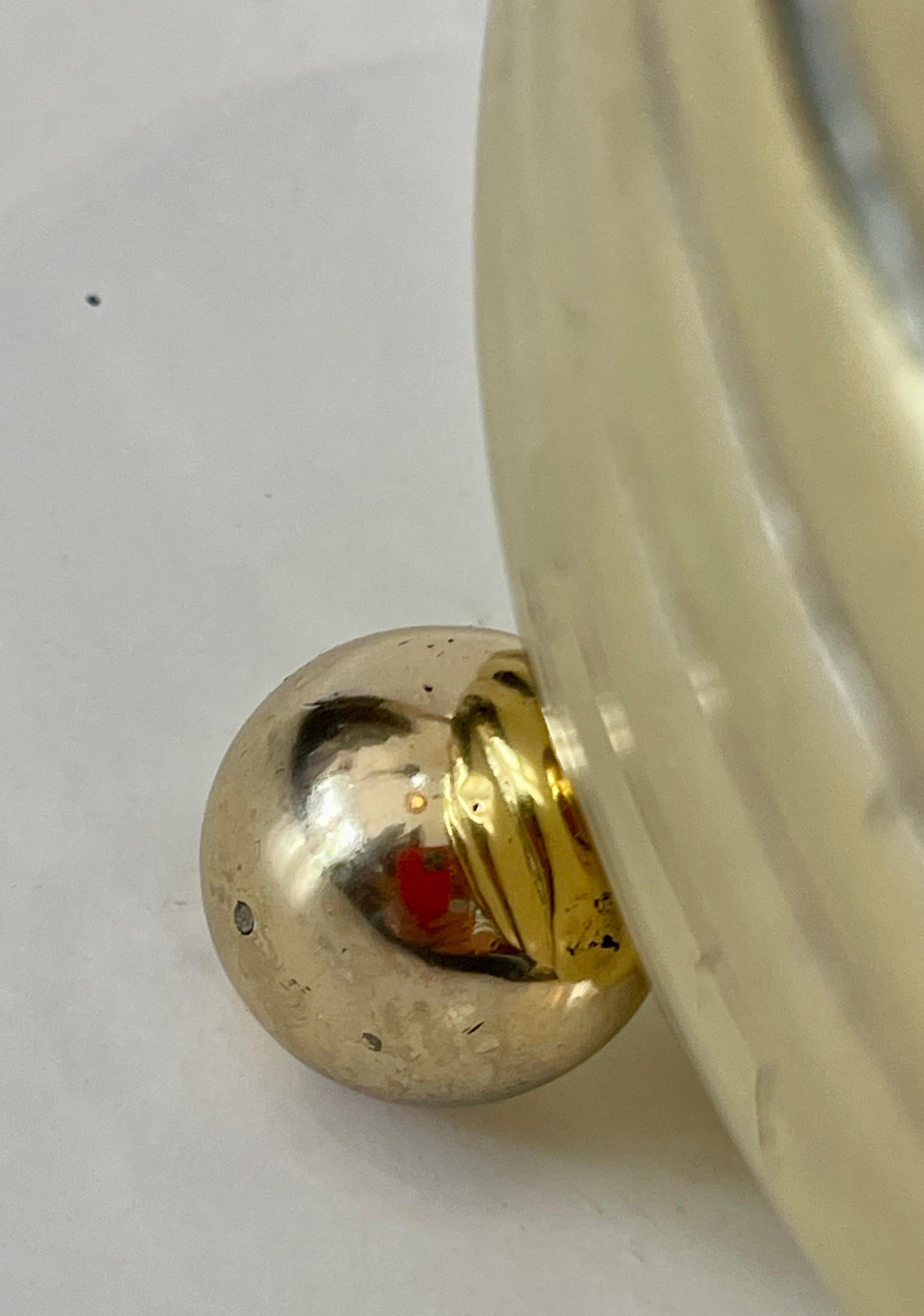 Italiano Grande  Raffreddatore per bottiglie o fioriera in ottone con conchiglia Nautilus in vendita 2