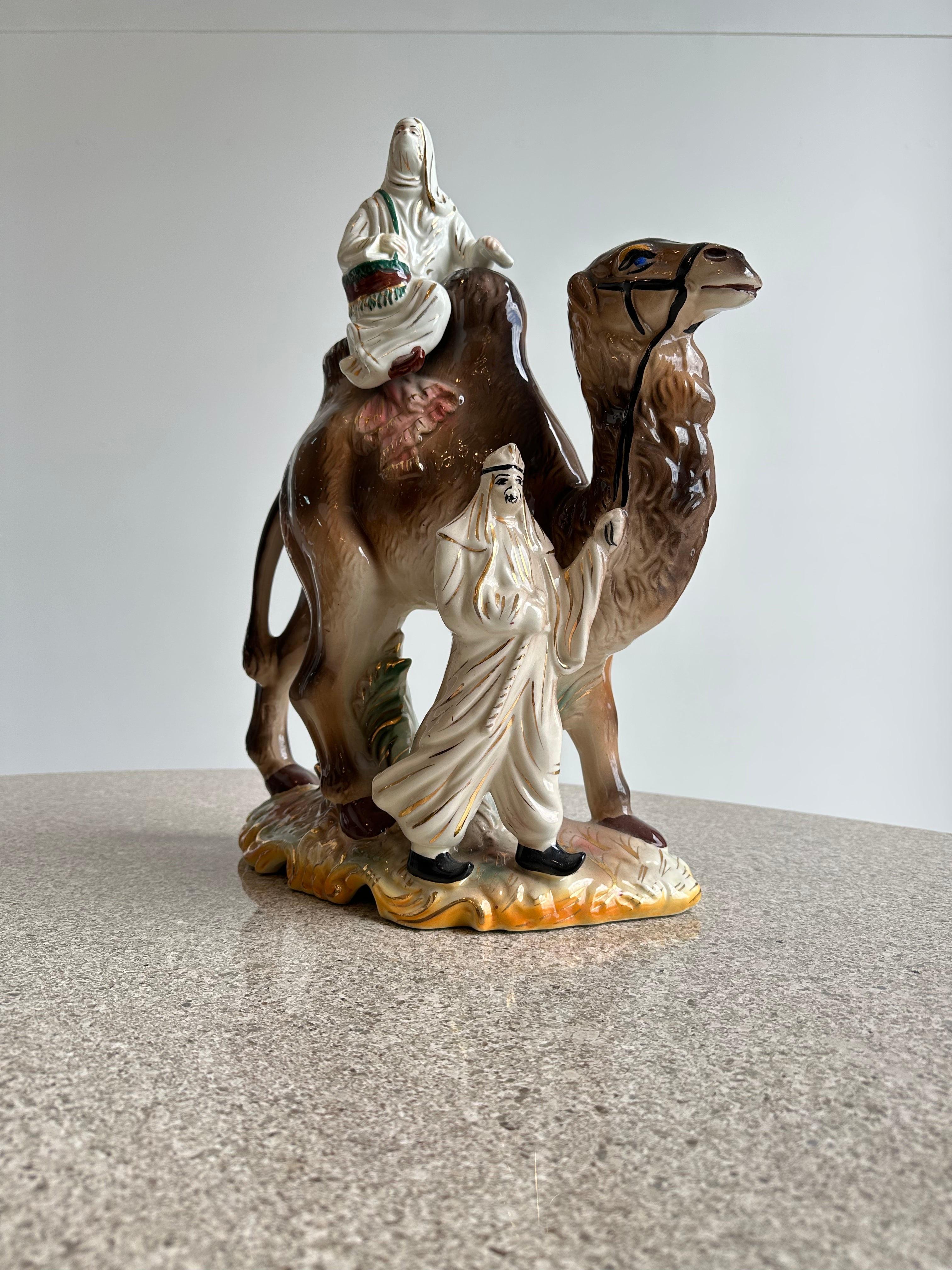 Impresionante escultura grande de porcelana pintada a mano de Capodimonte.

La porcelana de Capodimonte es un tipo de porcelana italiana que se originó en Nápoles a mediados del siglo XVIII. Es conocida por sus intrincados detalles, colores suaves y