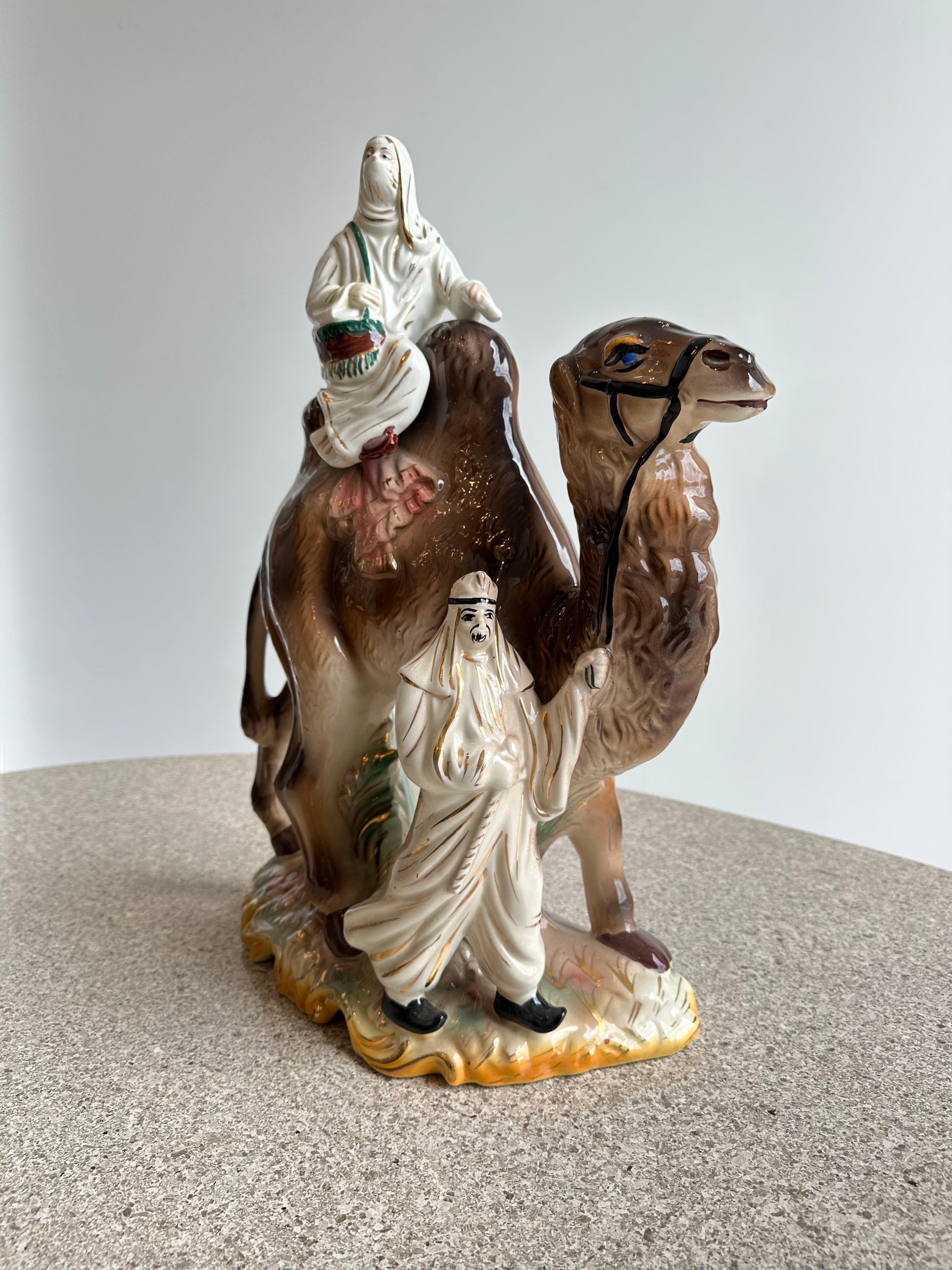 Gran Porcelana Camel Italiana Capodimonte Pintada a Mano, Años 50 Art Decó en venta