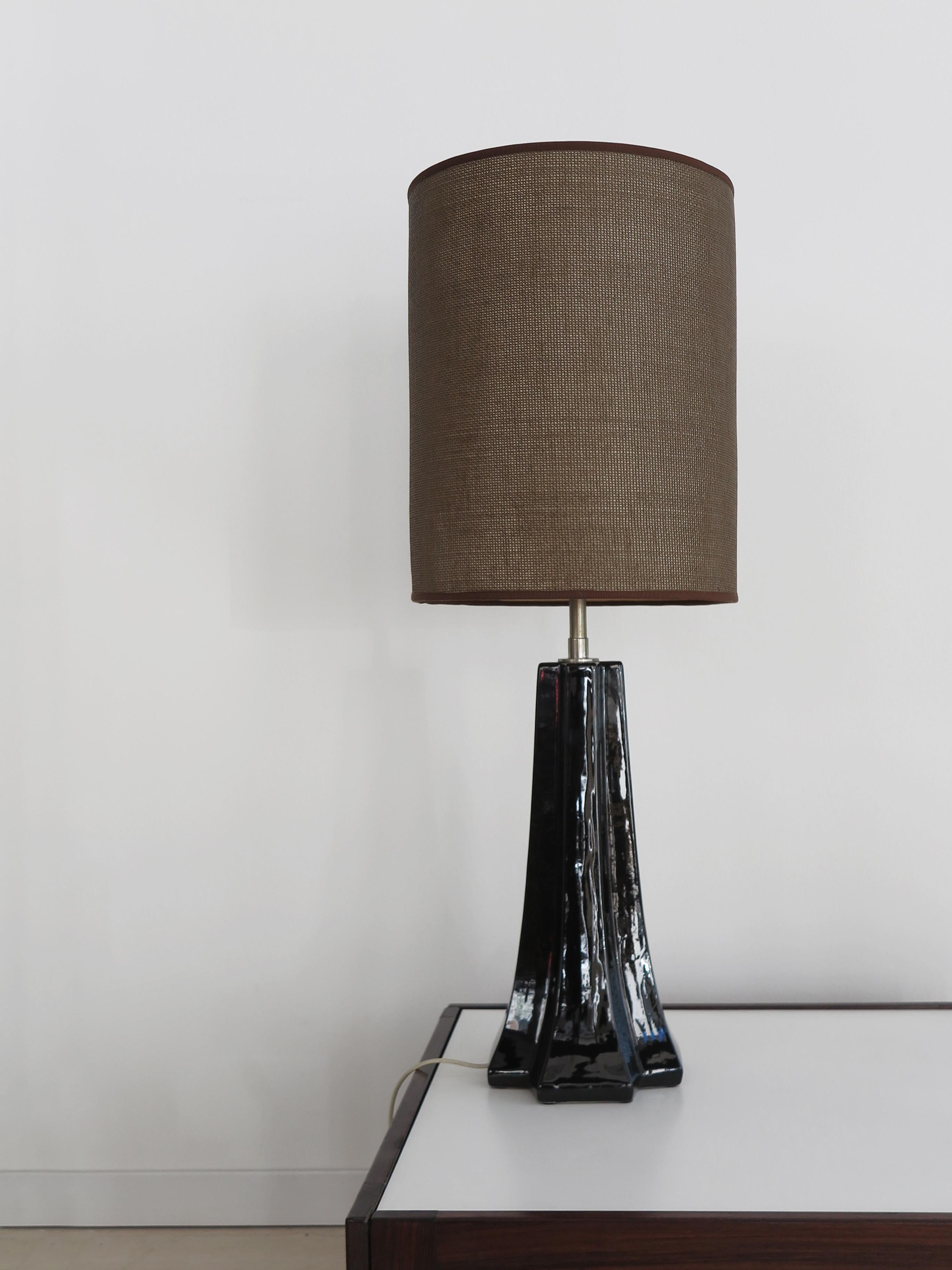 Mid-Century Modern Italian Large Ceramic and Fabric Lampshade Table Lamp, 1960s For Sale