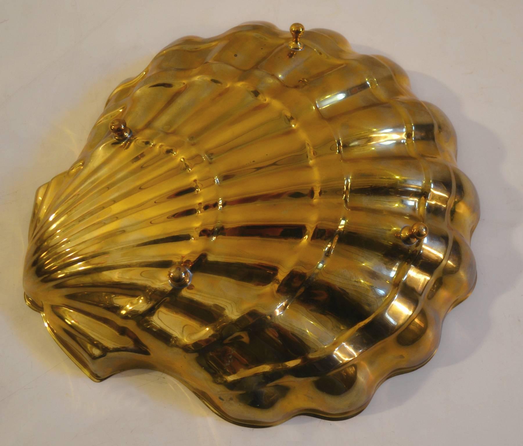 Hollywood Regency Italian Large Clam Shell Bowl in Brass For Sale