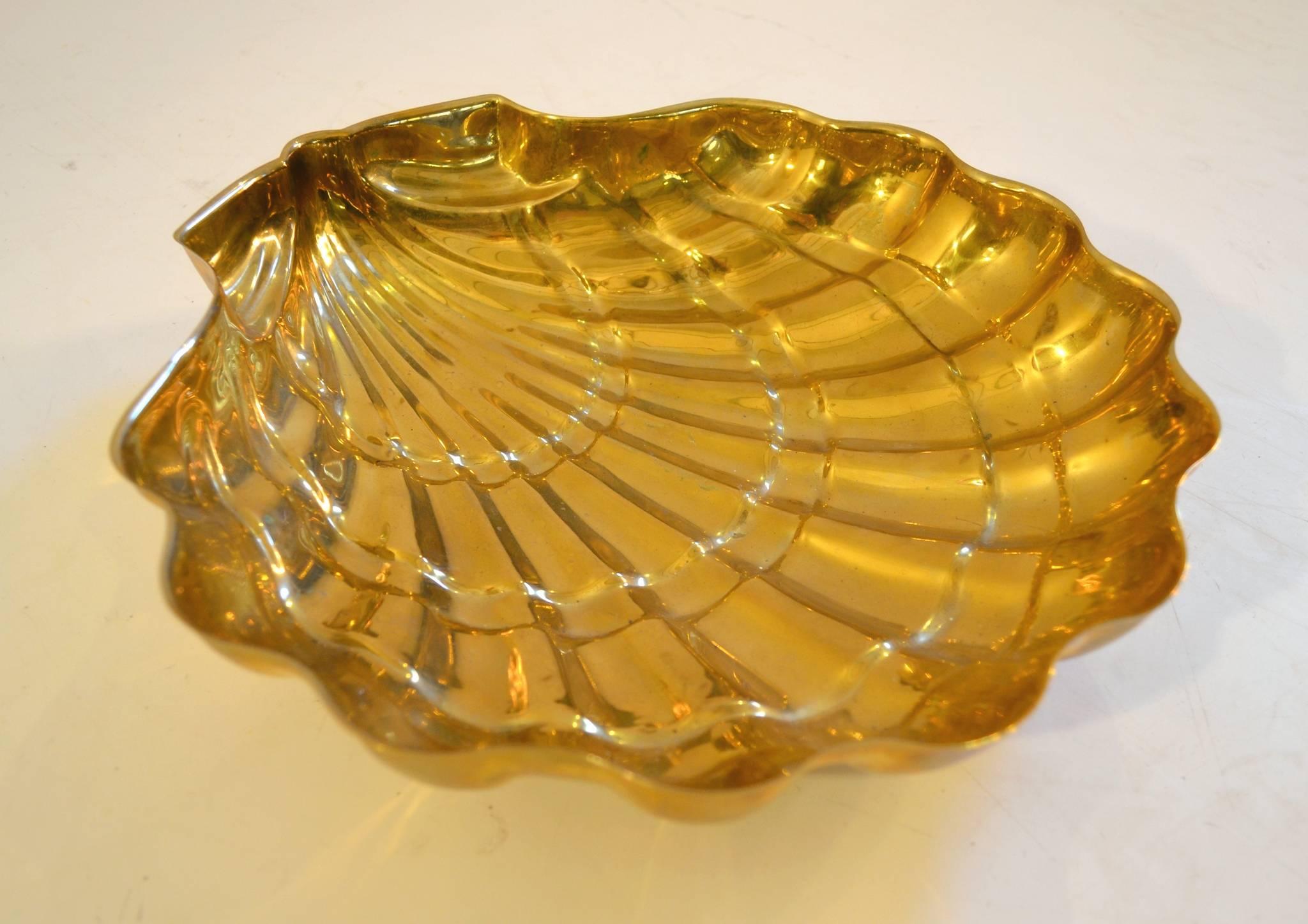 Italian Large Clam Shell Bowl in Brass In Good Condition For Sale In Albano Laziale, Rome/Lazio