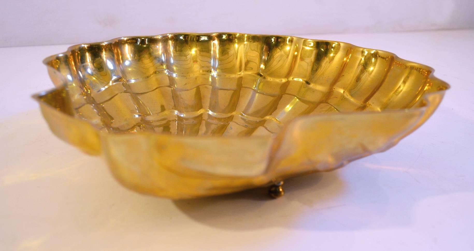 20th Century Italian Large Clam Shell Bowl in Brass For Sale