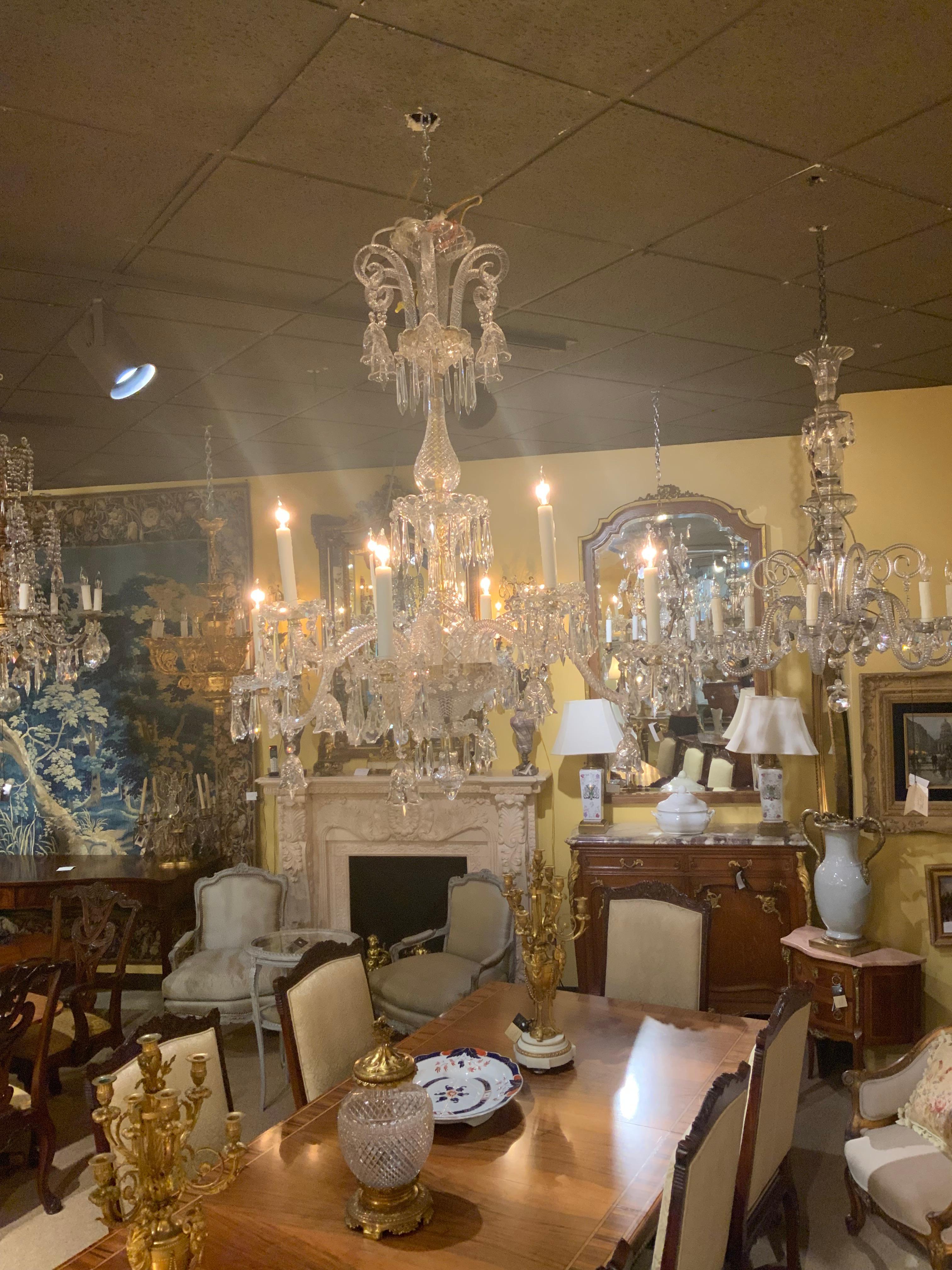 Grand lustre italien en cristal à huit lumières Excellent état - En vente à Houston, TX