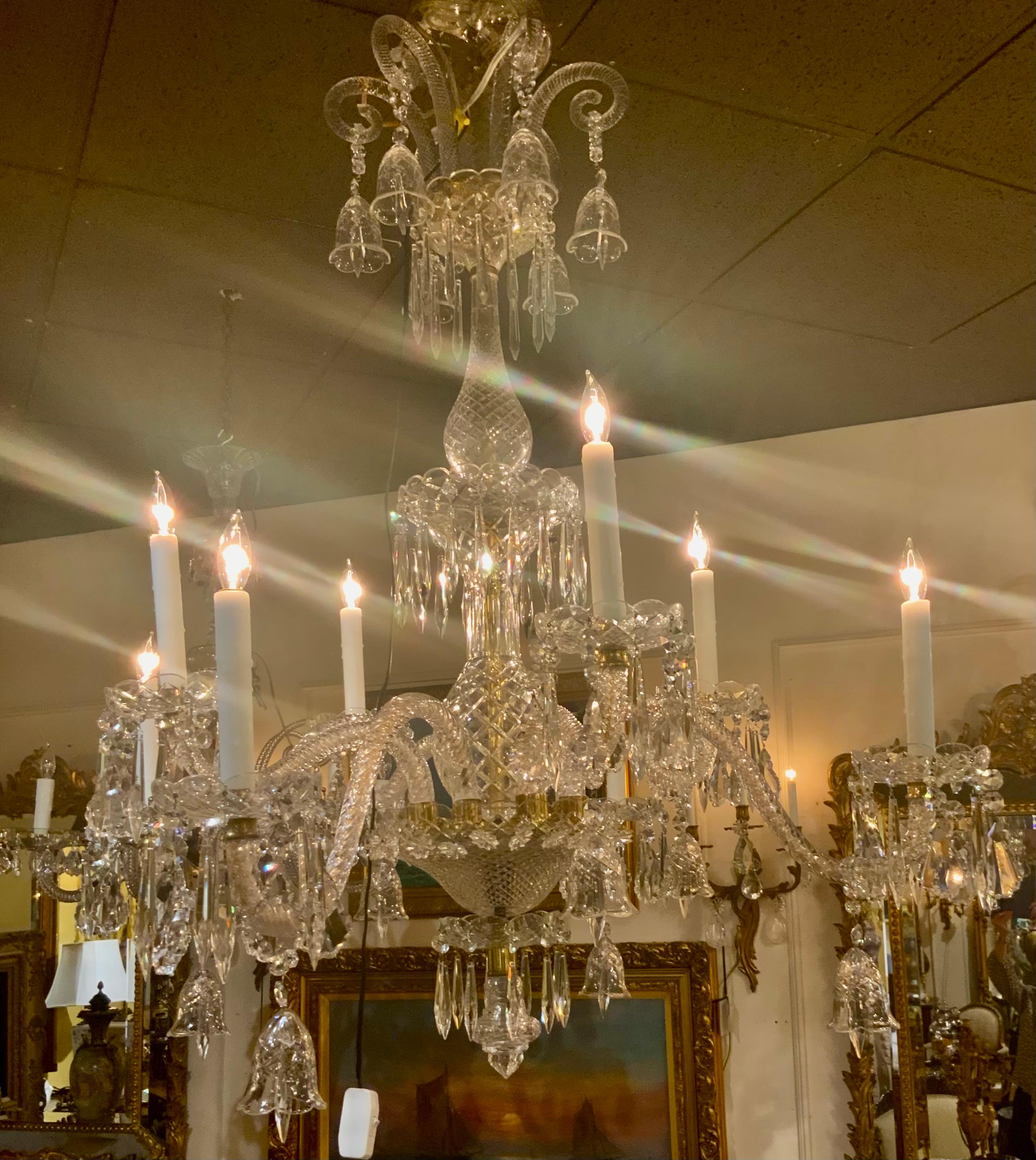 Grand lustre italien en cristal à huit lumières en vente 2
