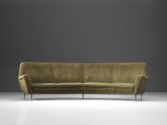 Italienisches großes geschwungenes Sofa in grünem Stoff