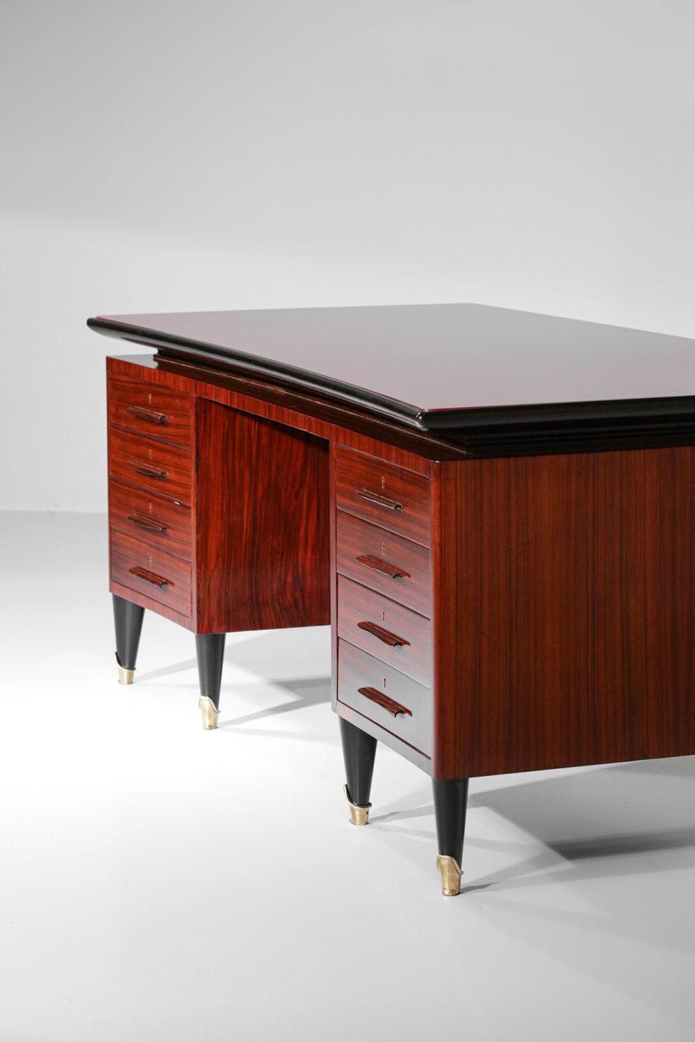 Mid-20th Century Italian large Desk by Vittorio Dassi solid wood and glass 60s - G725 For Sale