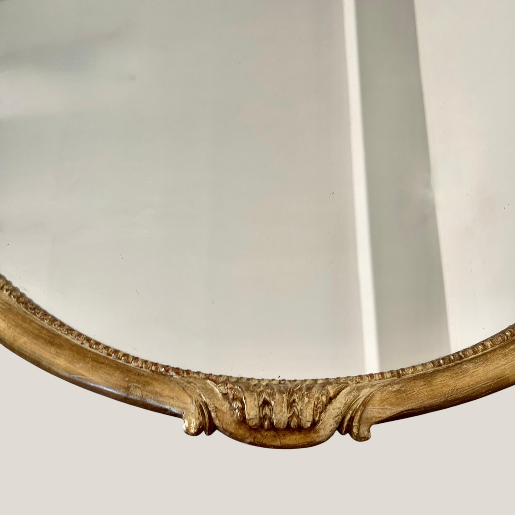 Italian Large Giltwood Mirror circa 1940 For Sale 5