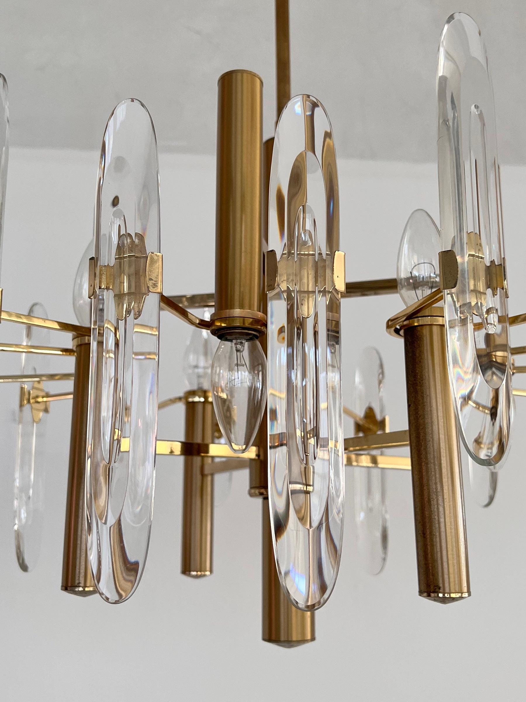 Italian Large Mid-Century Brass and Crystal Chandelier by Gaetano Sciolari, 70s For Sale 6