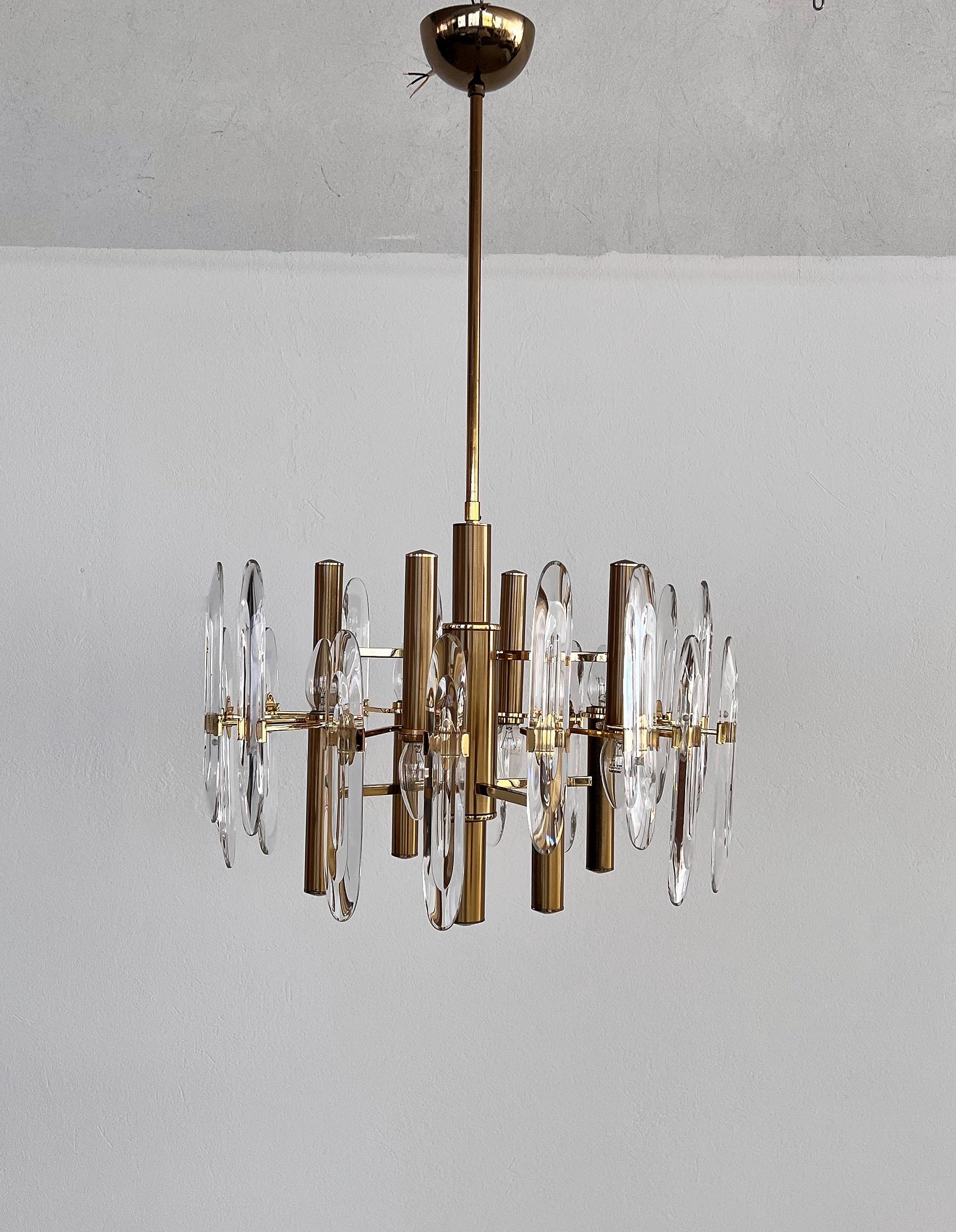 Italian Large Mid-Century Brass and Crystal Chandelier by Gaetano Sciolari, 70s For Sale 8