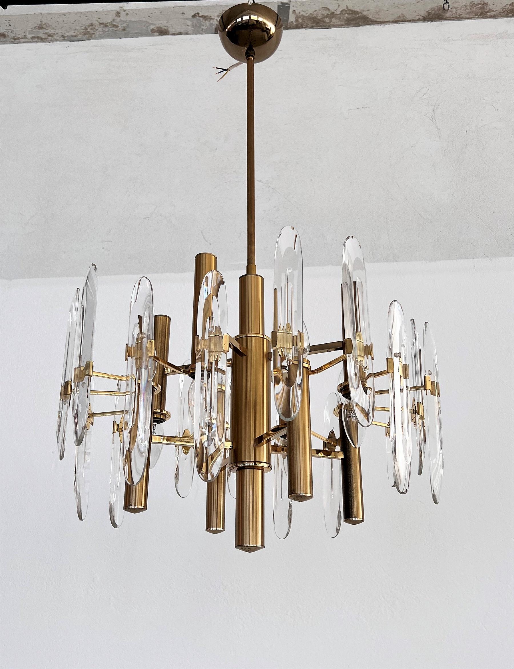 Italian Large Mid-Century Brass and Crystal Chandelier by Gaetano Sciolari, 70s For Sale 2