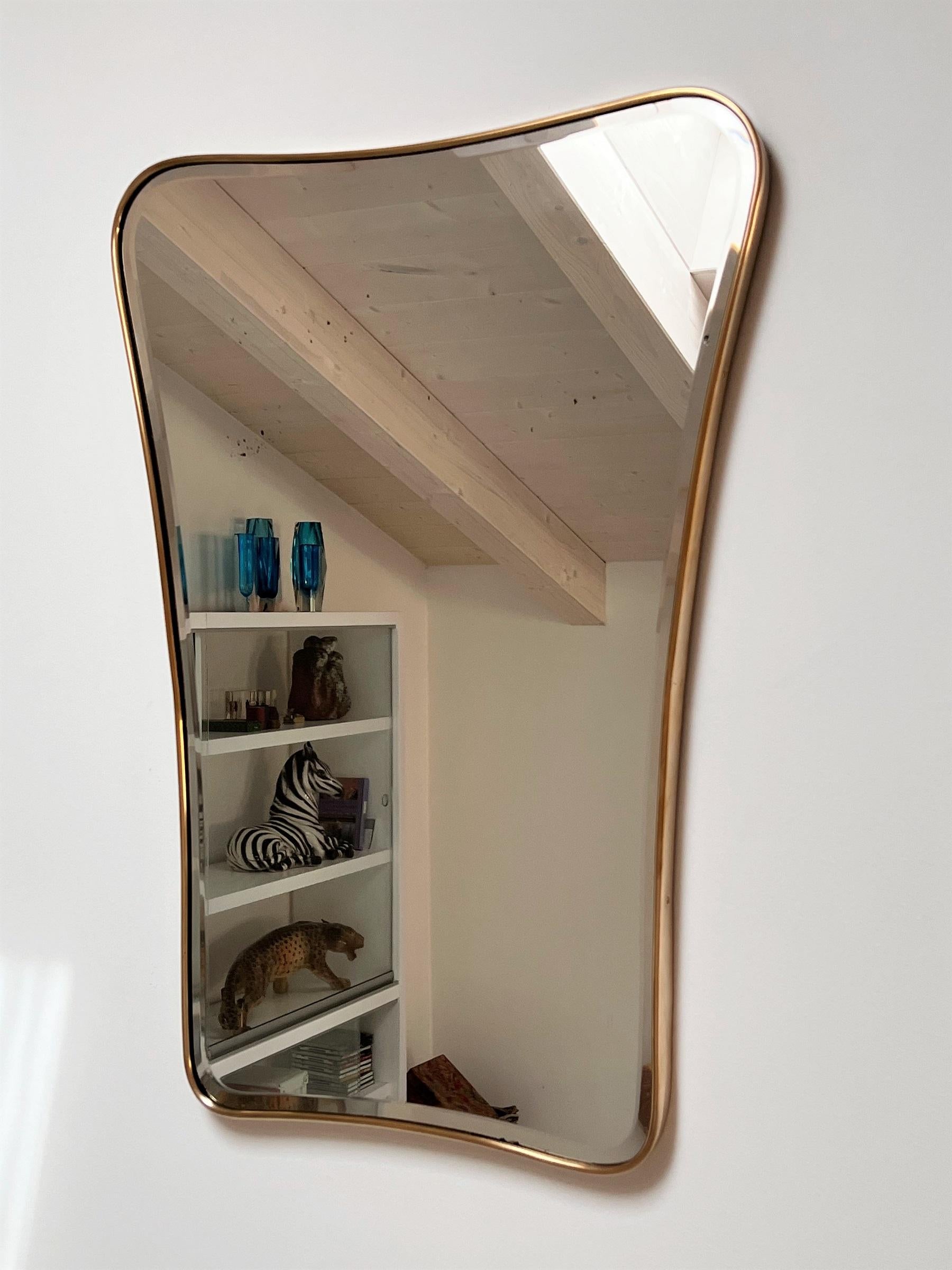Italian Large Midcentury Vintage Wall Mirror with Cut Glass and Brass Frame For Sale 9