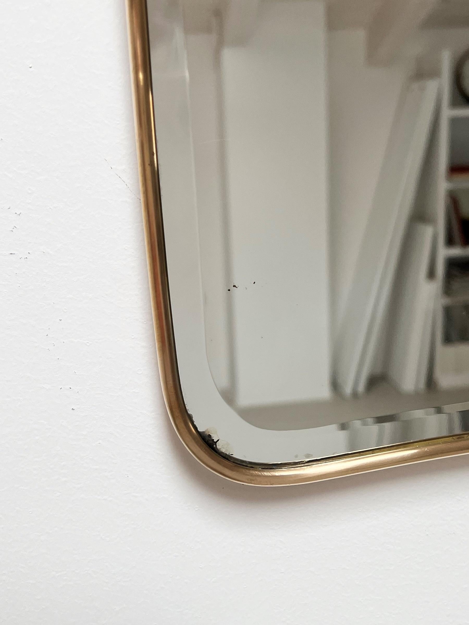 Italian Large Midcentury Vintage Wall Mirror with Cut Glass and Brass Frame For Sale 3