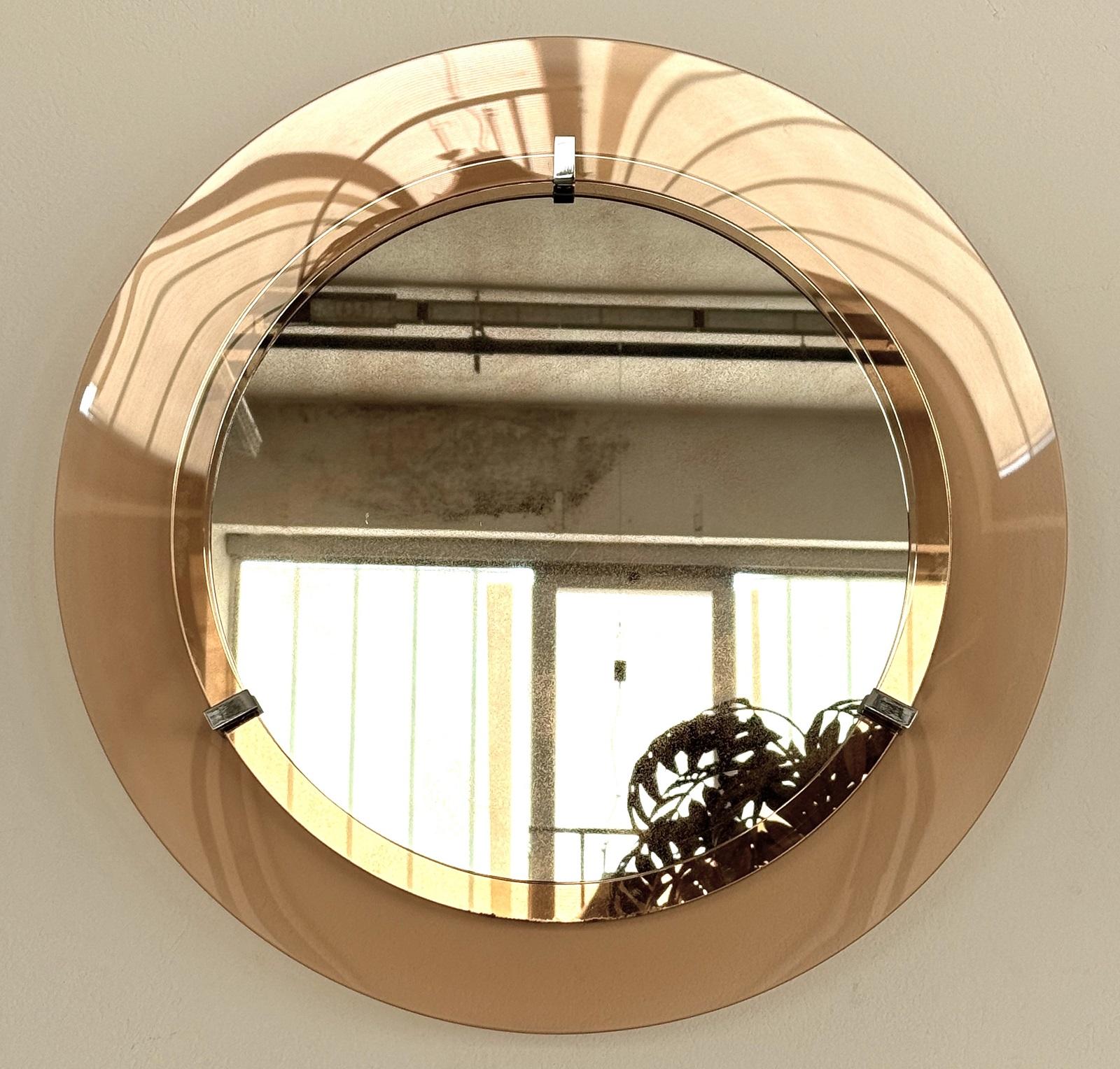 Grande specchio da parete in vetro rotondo italiano del Medioevo in rosa, anni '70 in vendita 8