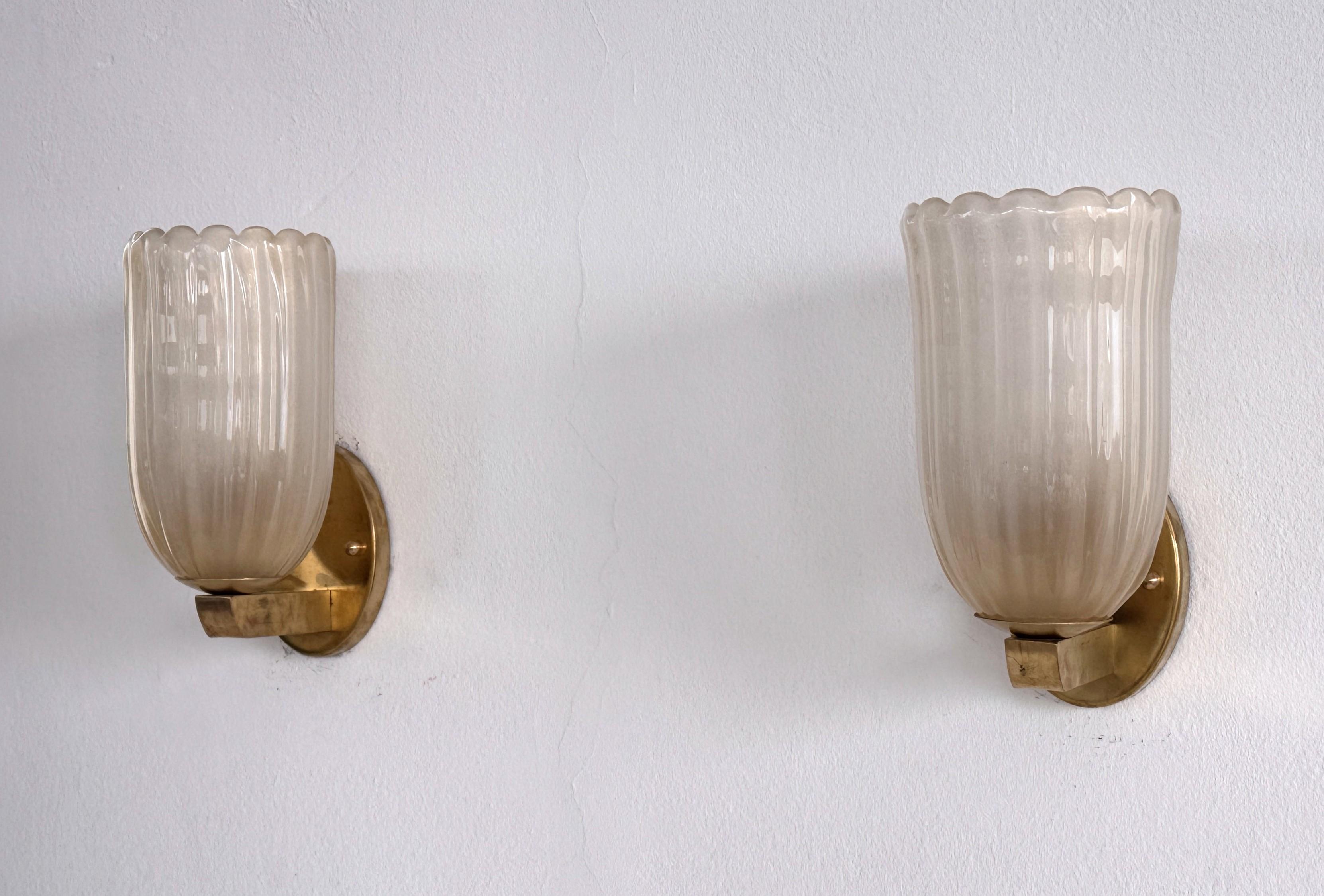 Grandi lampade da parete italiane in vetro di Murano e ottone in stile Art Déco, anni '90 in vendita 8