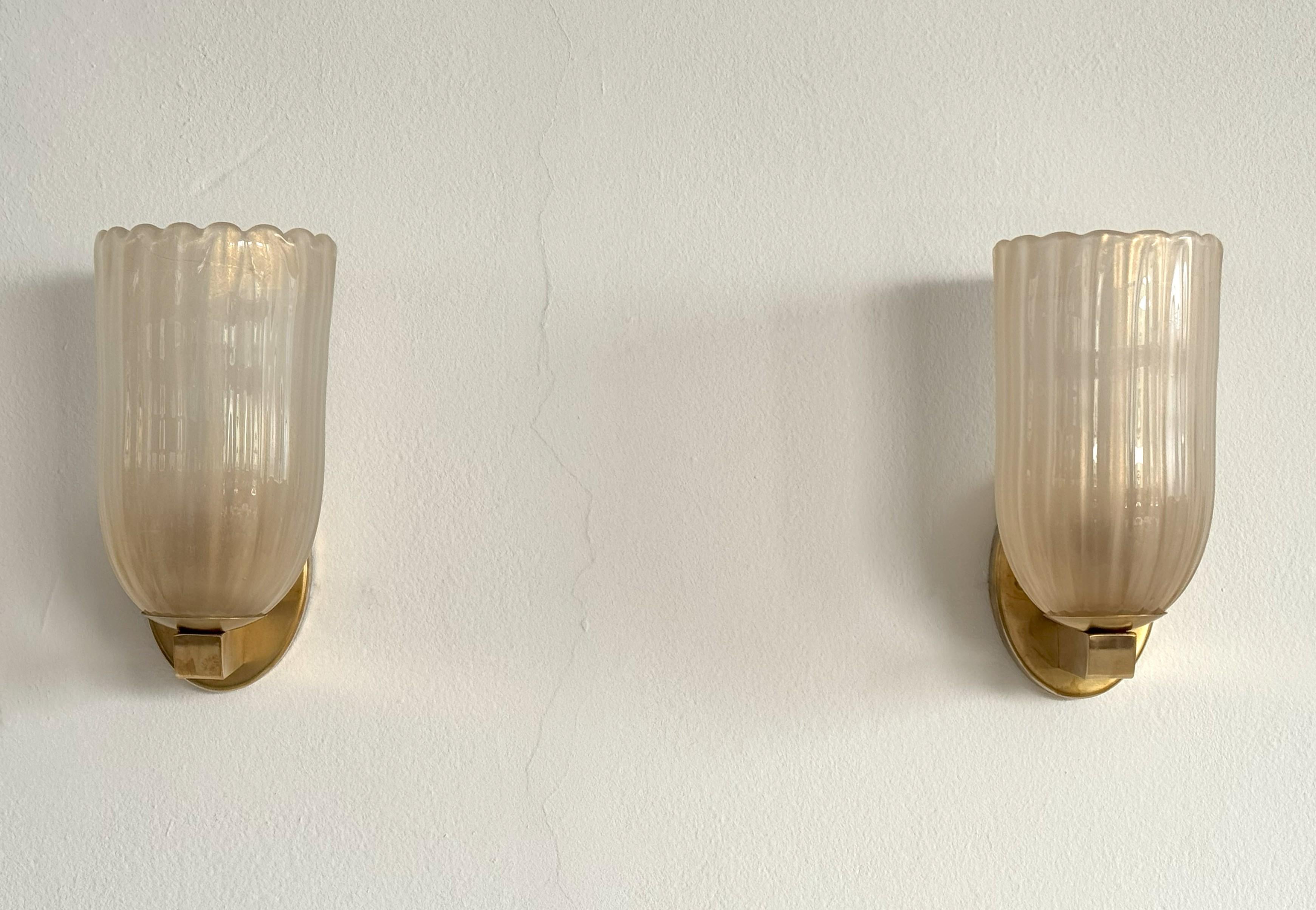 Apliques italianos grandes de cristal de Murano y latón en estilo Art Déco, años 90 en venta 1