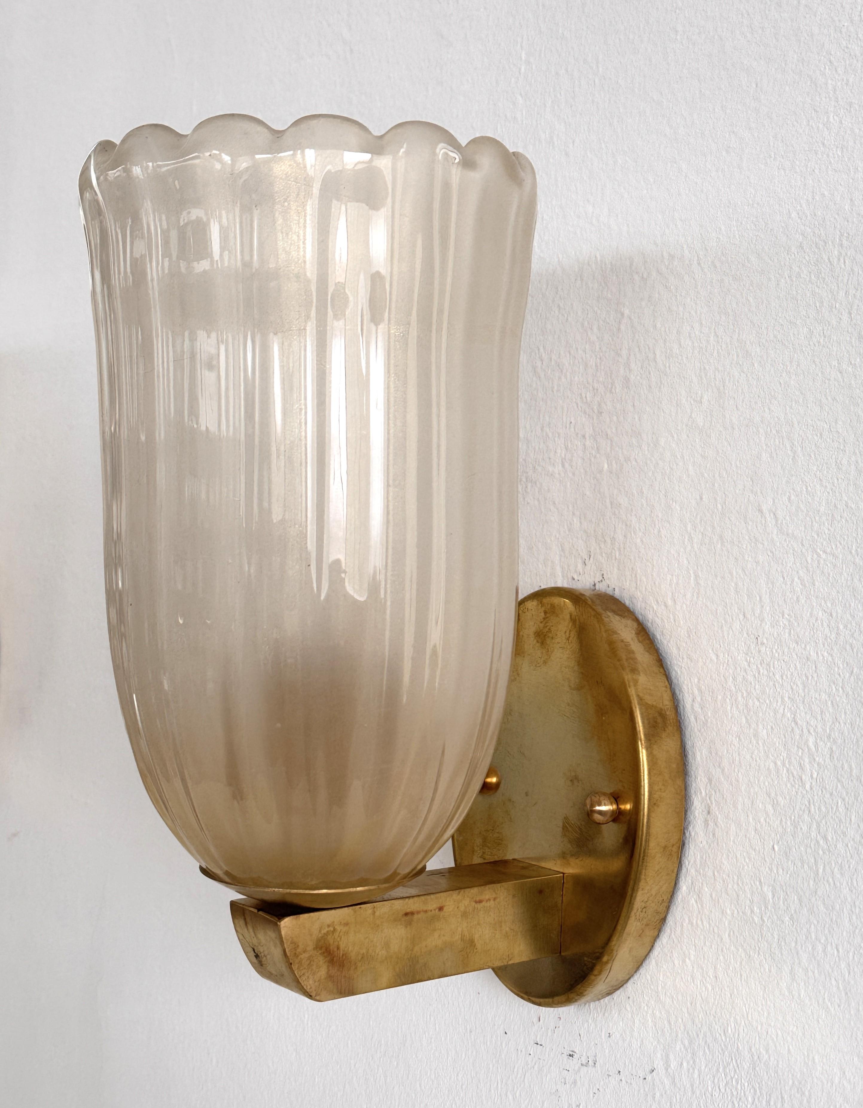Grandi lampade da parete italiane in vetro di Murano e ottone in stile Art Déco, anni '90 in vendita 2