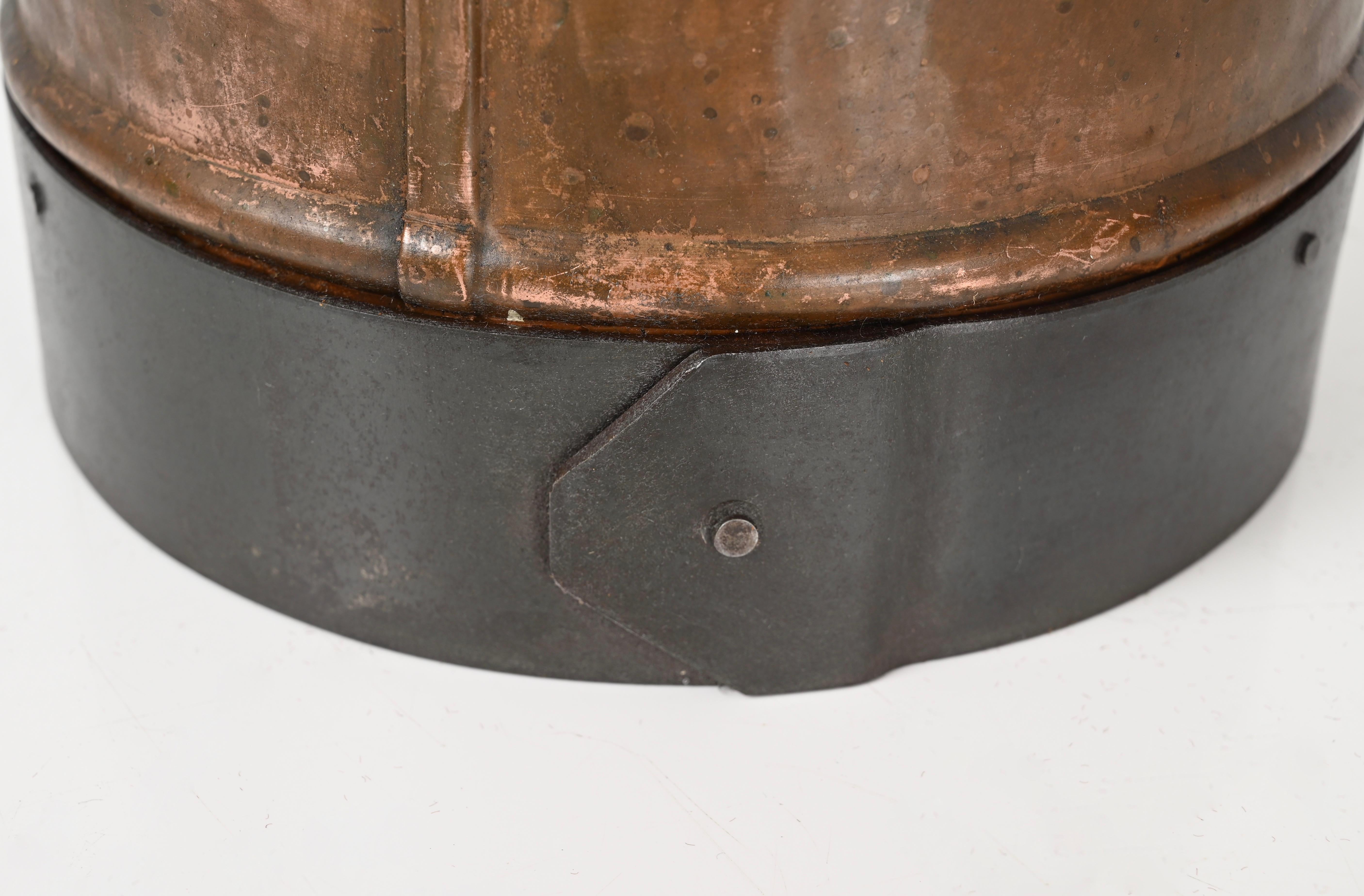 Großer italienischer Ornament-Krug aus Kupfer und Eisen, späte 800er Jahre im Angebot 9