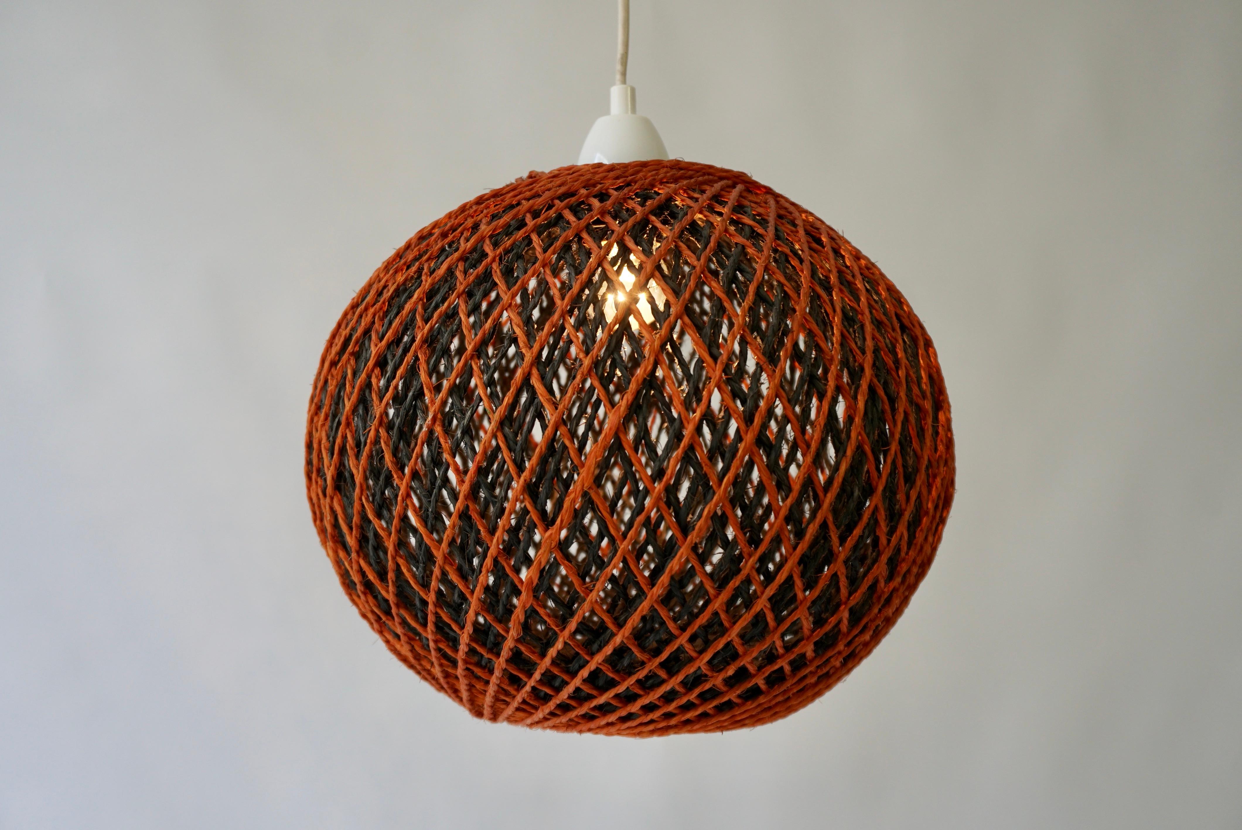 Corda Lampada a sospensione da soffitto italiana a forma di grande sfera di corda, anni '60 in vendita