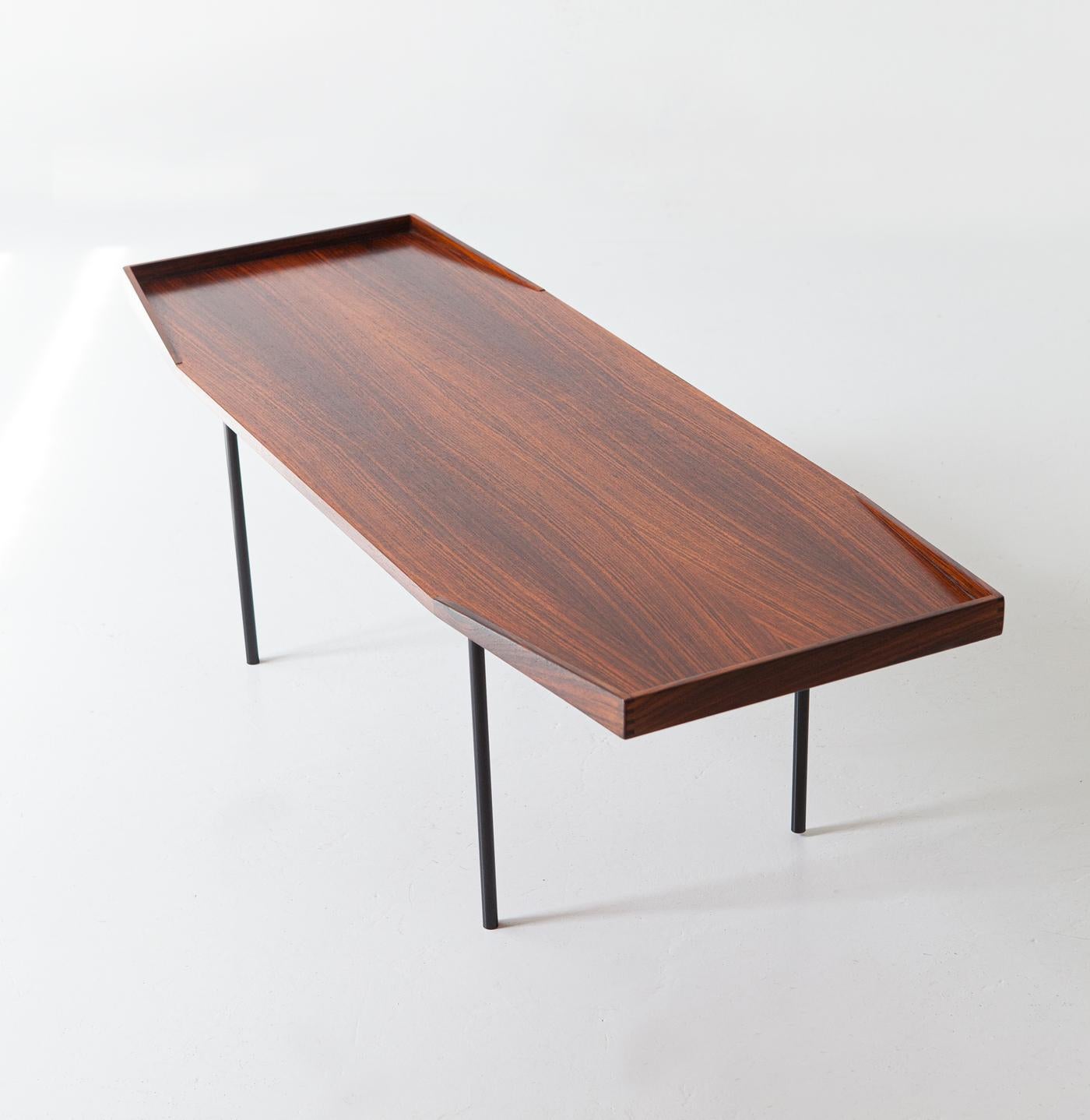 Italian Large Exotic Wood Coffee Table, 1950s In Excellent Condition For Sale In Rome, IT