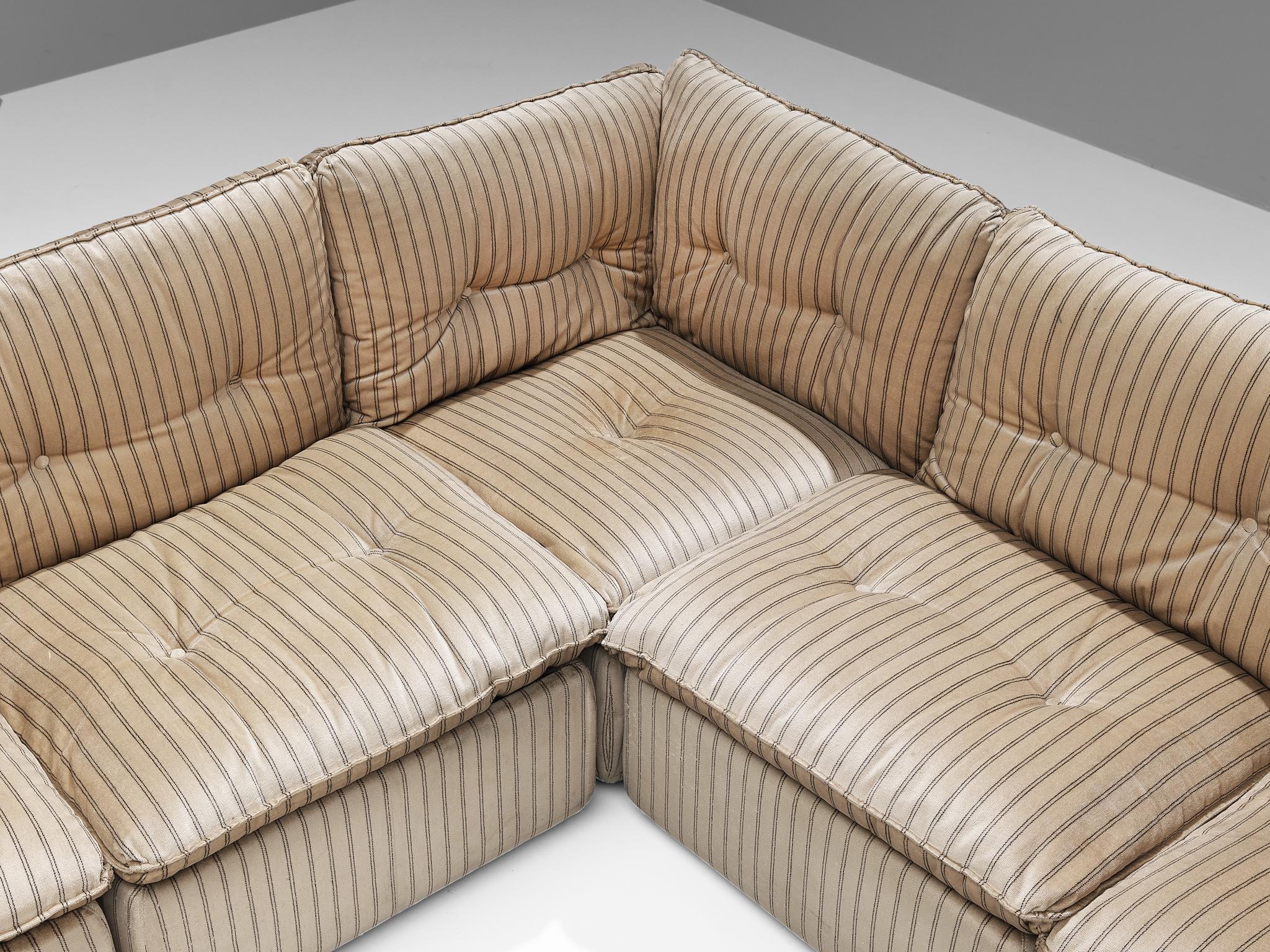 Italian Large Sectional Sofa in Light Beige Striped Velvet In Good Condition In Waalwijk, NL