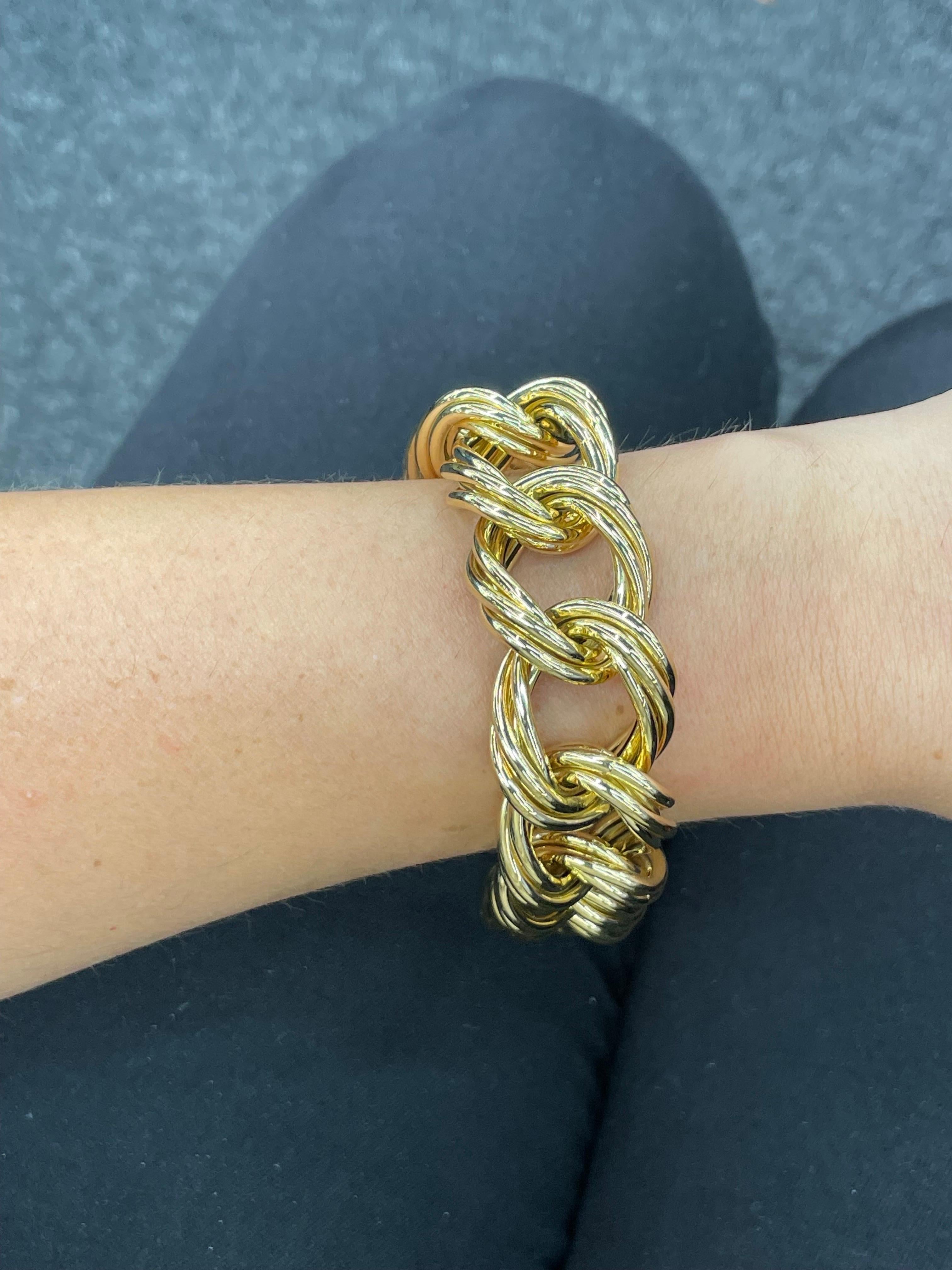 Italienisches großes dreifaches Gliederarmband aus 14 Karat Gelbgold mit 35.1 Gramm 10