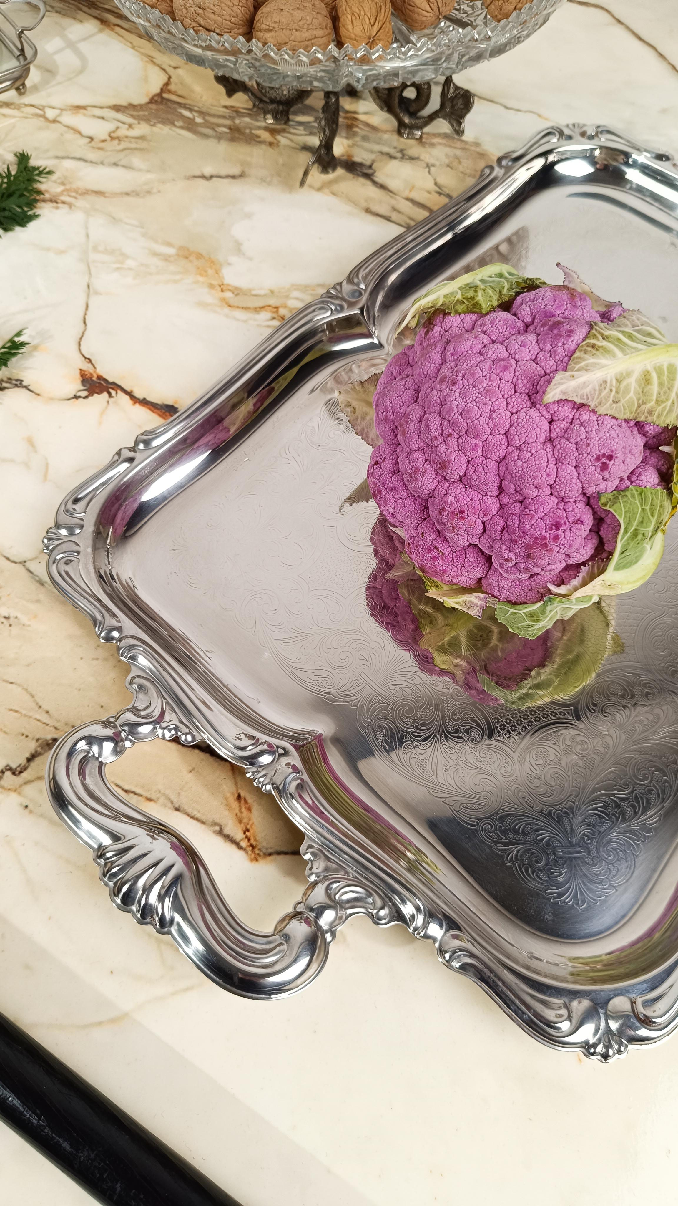 Italienisches großes Vintage-Edelstahltablett im Barockstil von Alessi 60er Jahre im Zustand „Gut“ im Angebot in Roma, IT