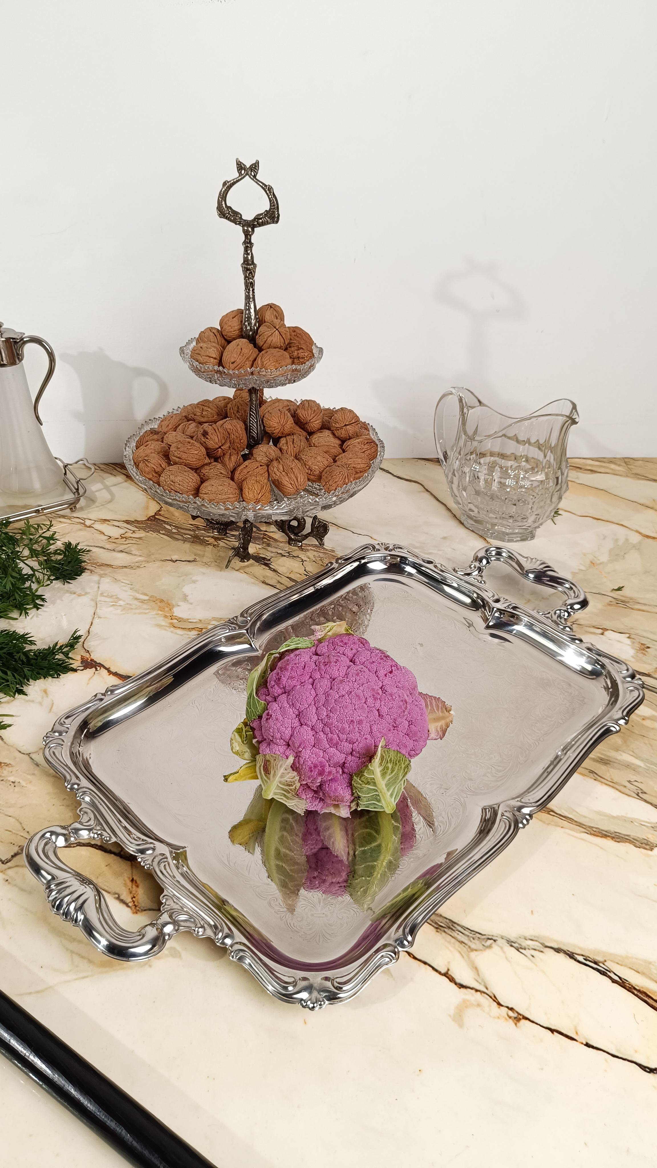 Italienisches großes Vintage-Edelstahltablett im Barockstil von Alessi 60er Jahre (20. Jahrhundert) im Angebot