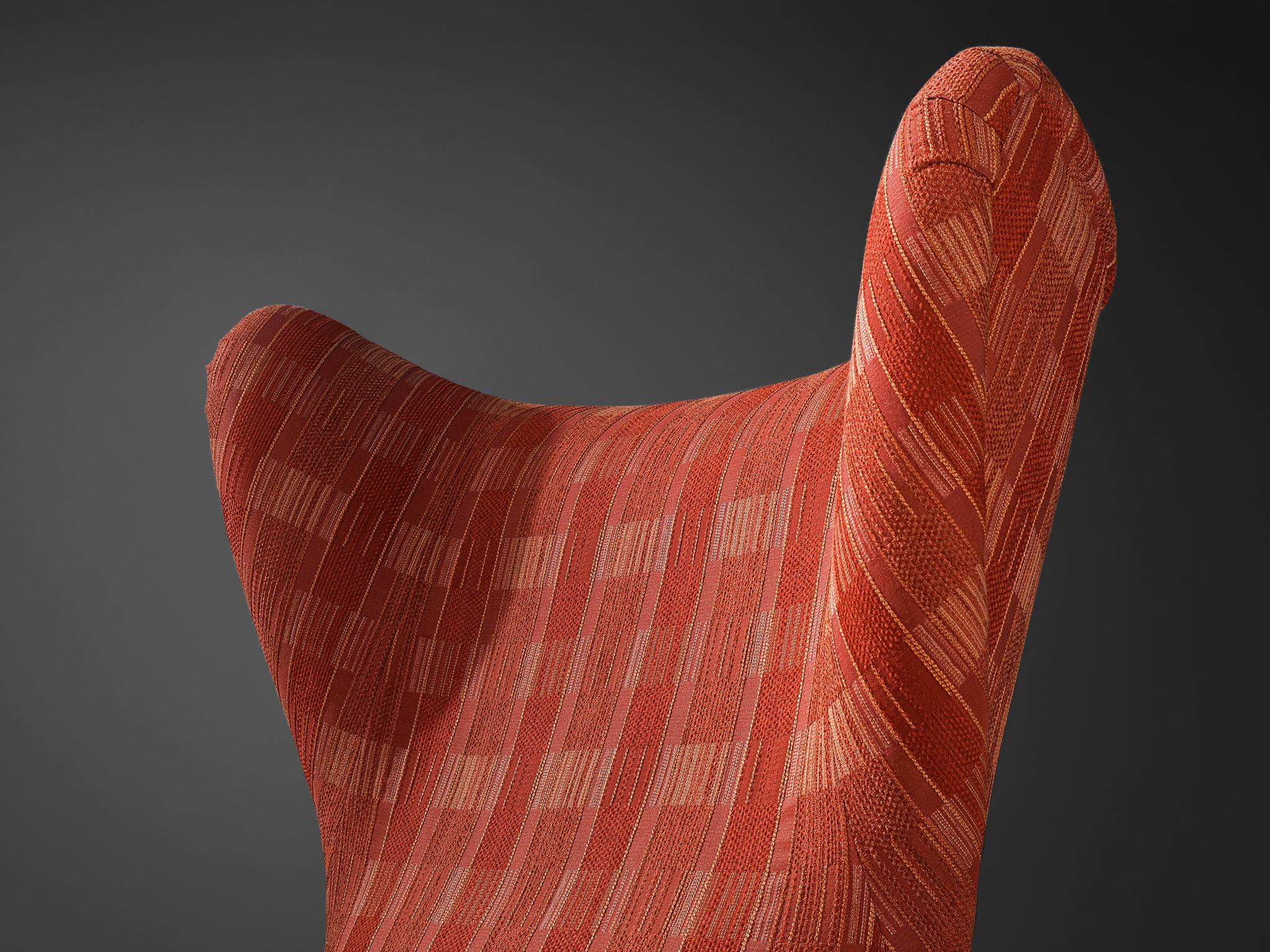 Mid-Century Modern Grande chaise italienne Wingback en tissu à carreaux rouges en vente
