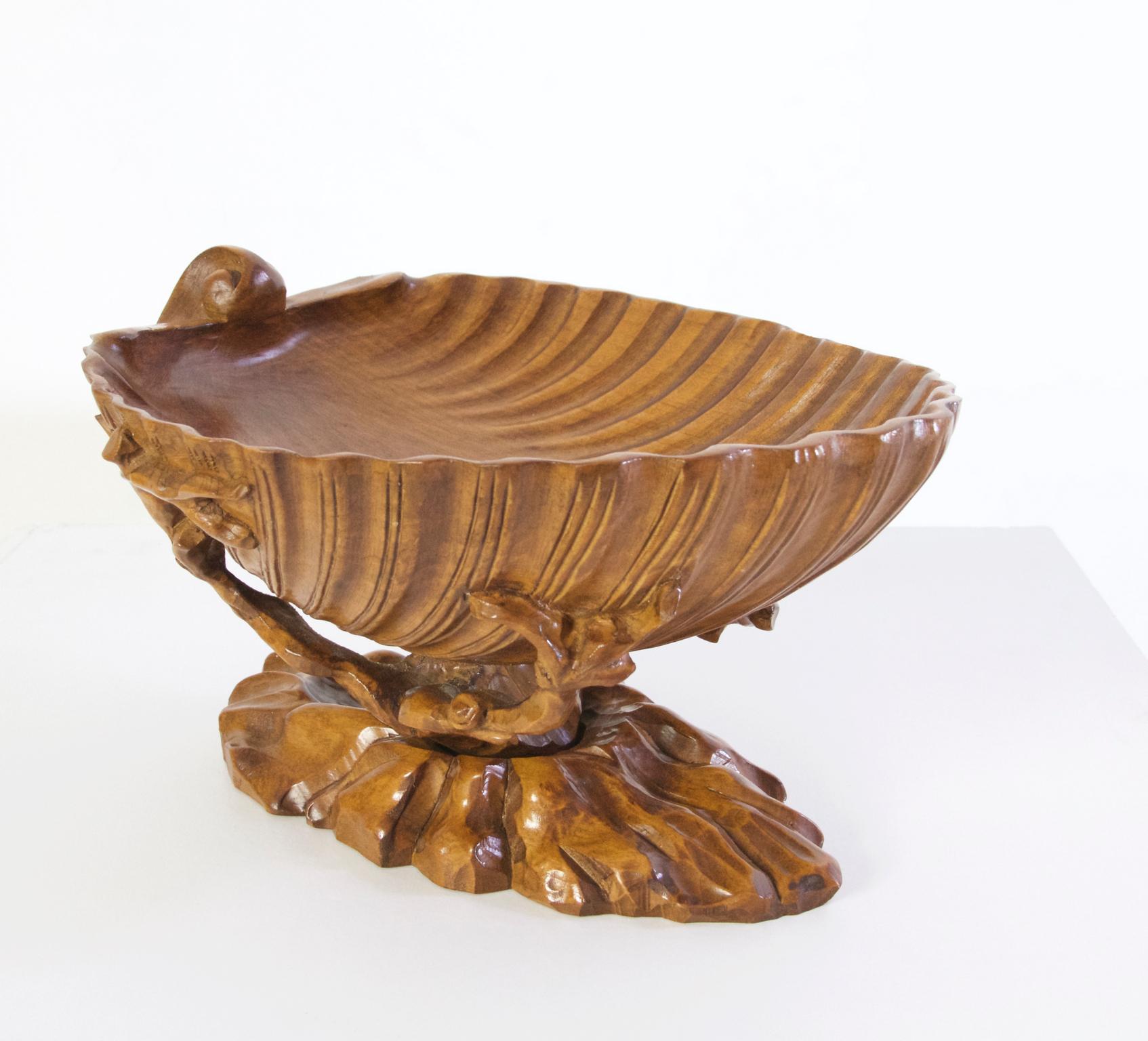 Mid-20th Century Italian Large Wood Clam Shell Bowl For Sale