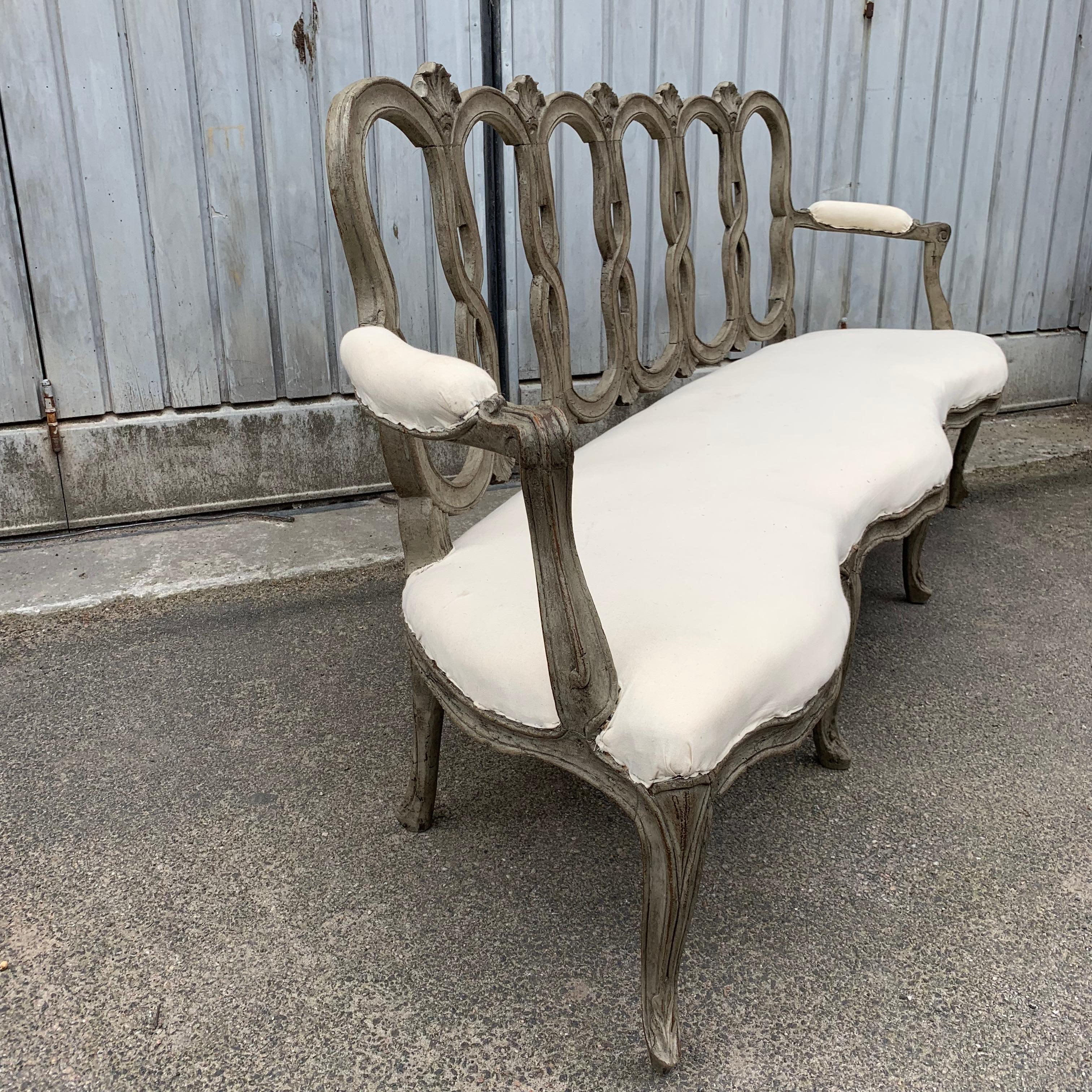 18th Century Italian Grey Painted Rococo Sofa or Settee For Sale 5