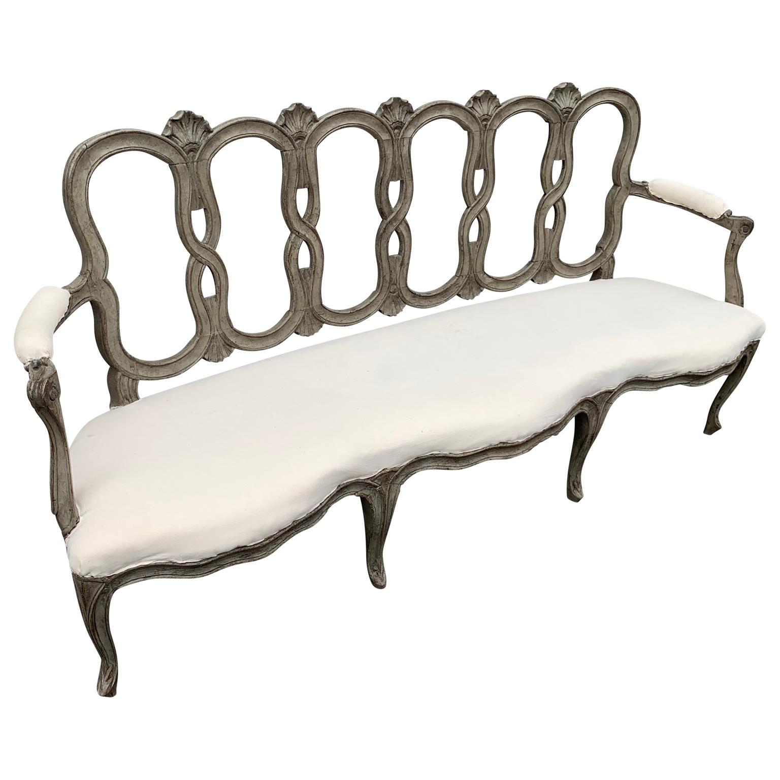 Italienisches grau lackiertes Rokoko-Sofa oder -Sofa aus dem 18. Jahrhundert im Zustand „Gut“ im Angebot in Haddonfield, NJ