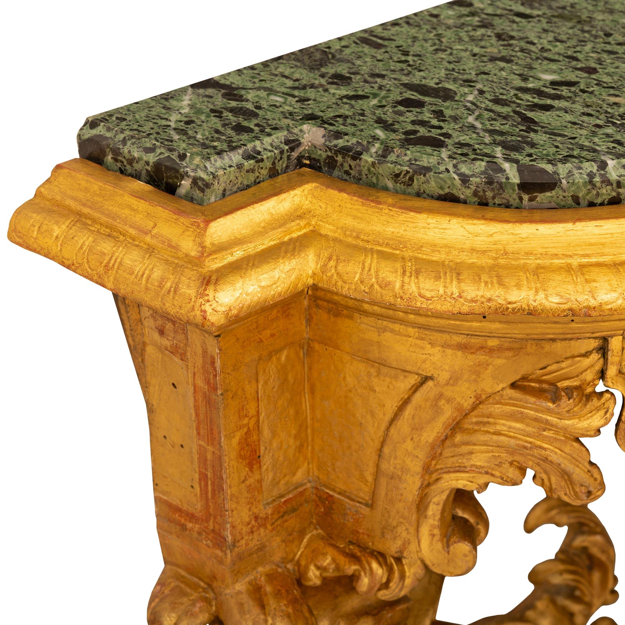 Italienisch Ende 18./Anfang 19. Jh. venezianisches St. Giltwood, Marmorkonsolen im Angebot 1