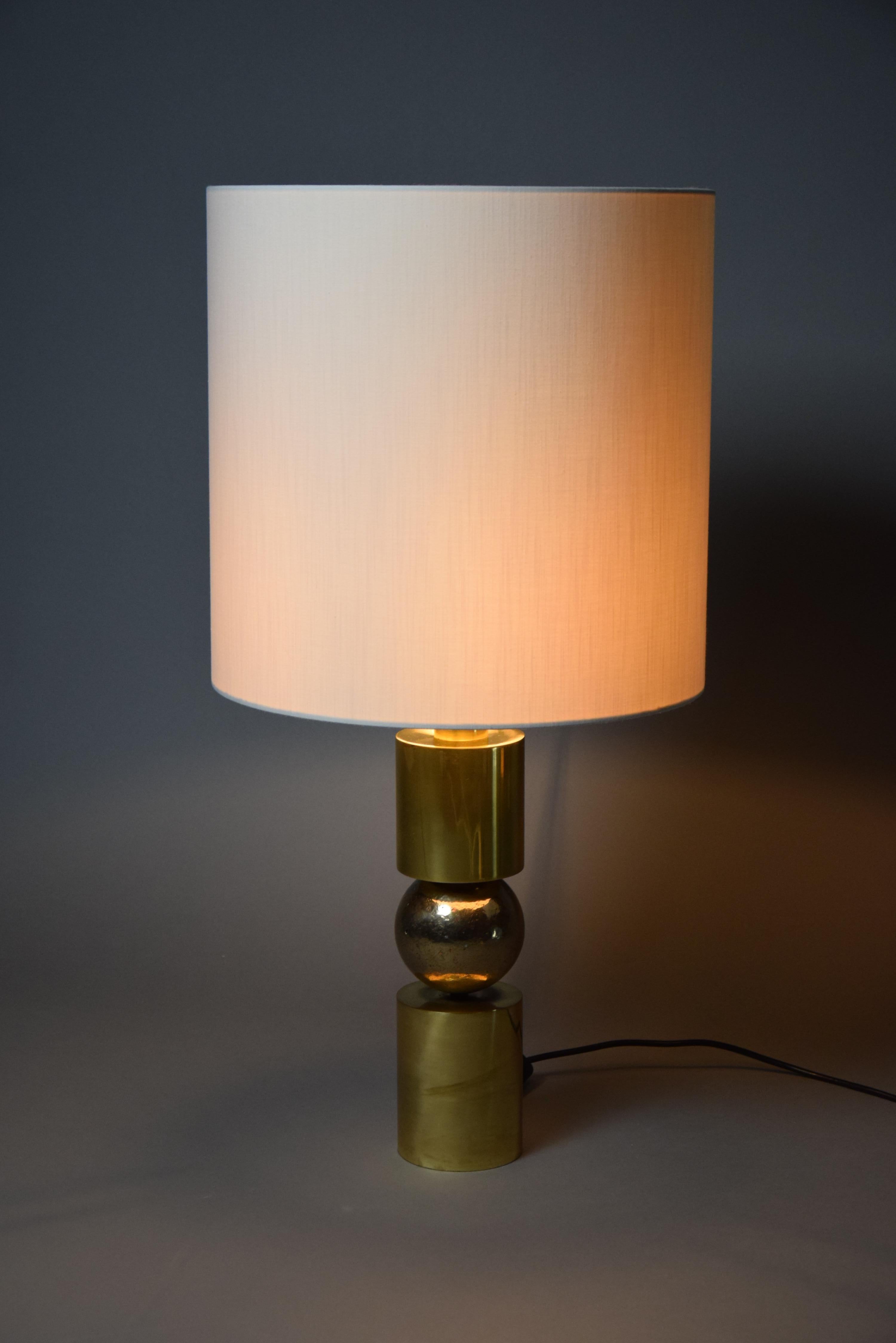 Italian Late 1960s Brass Table Lamp with Ivory Colored Shade For Sale 6