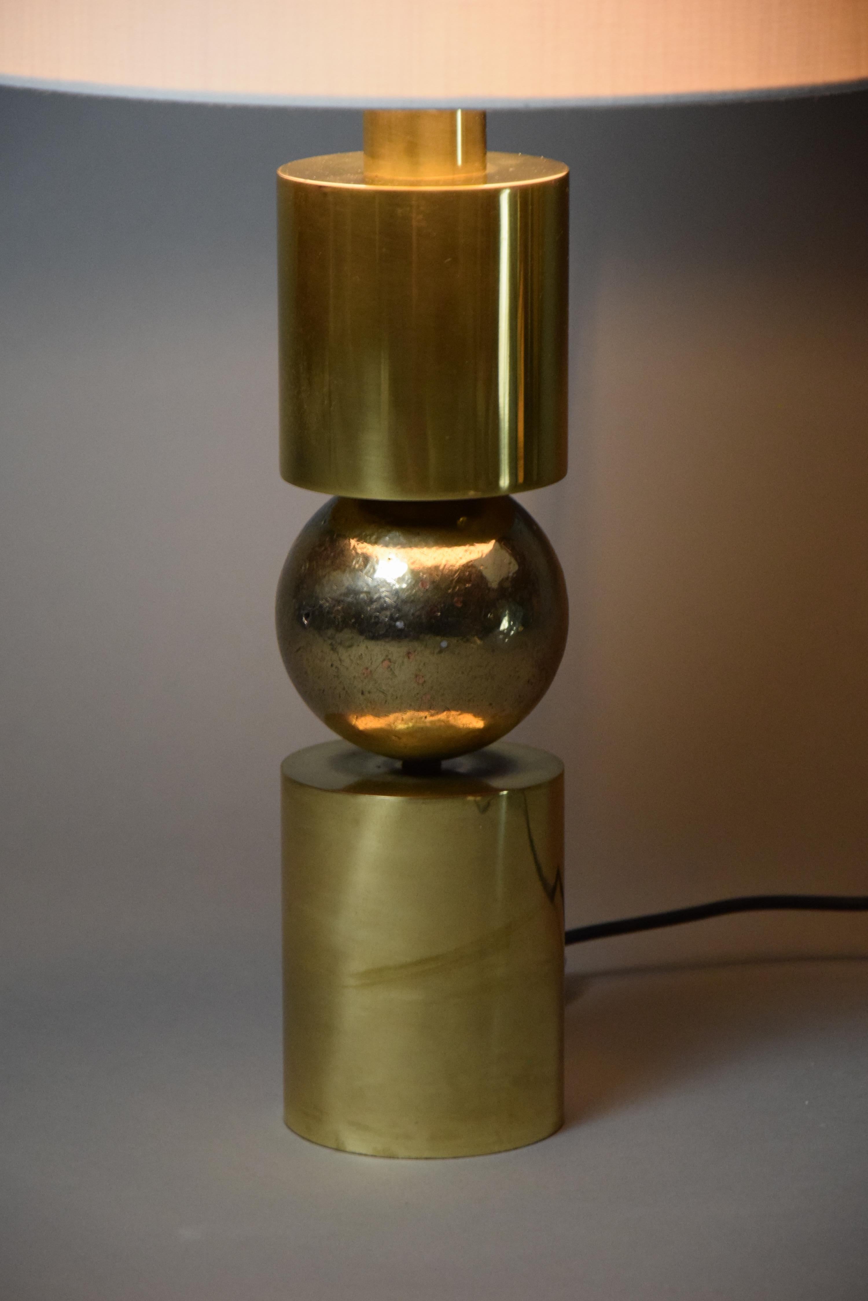 Italian Late 1960s Brass Table Lamp with Ivory Colored Shade For Sale 7