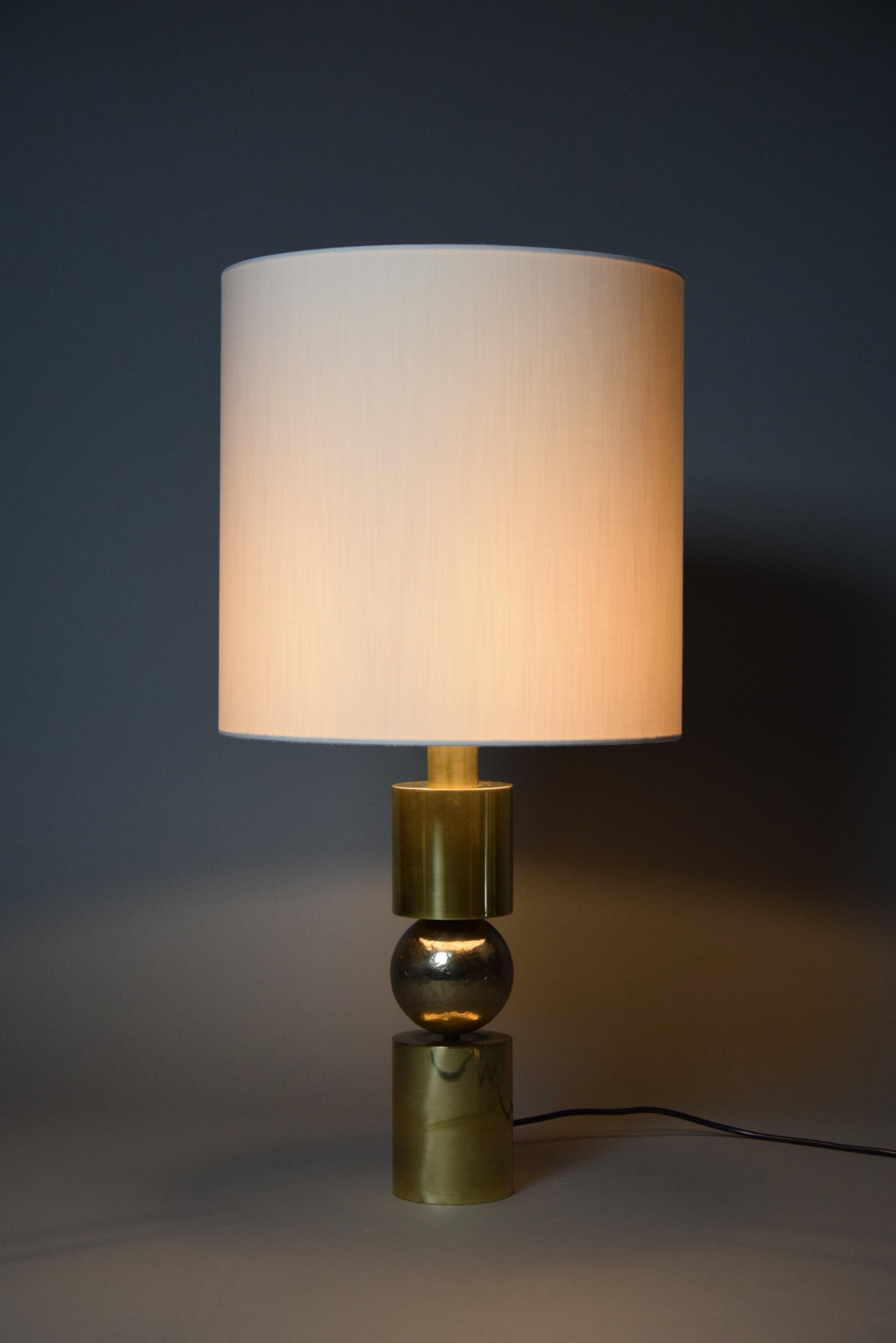 Italian Late 1960s Brass Table Lamp with Ivory Colored Shade For Sale 8