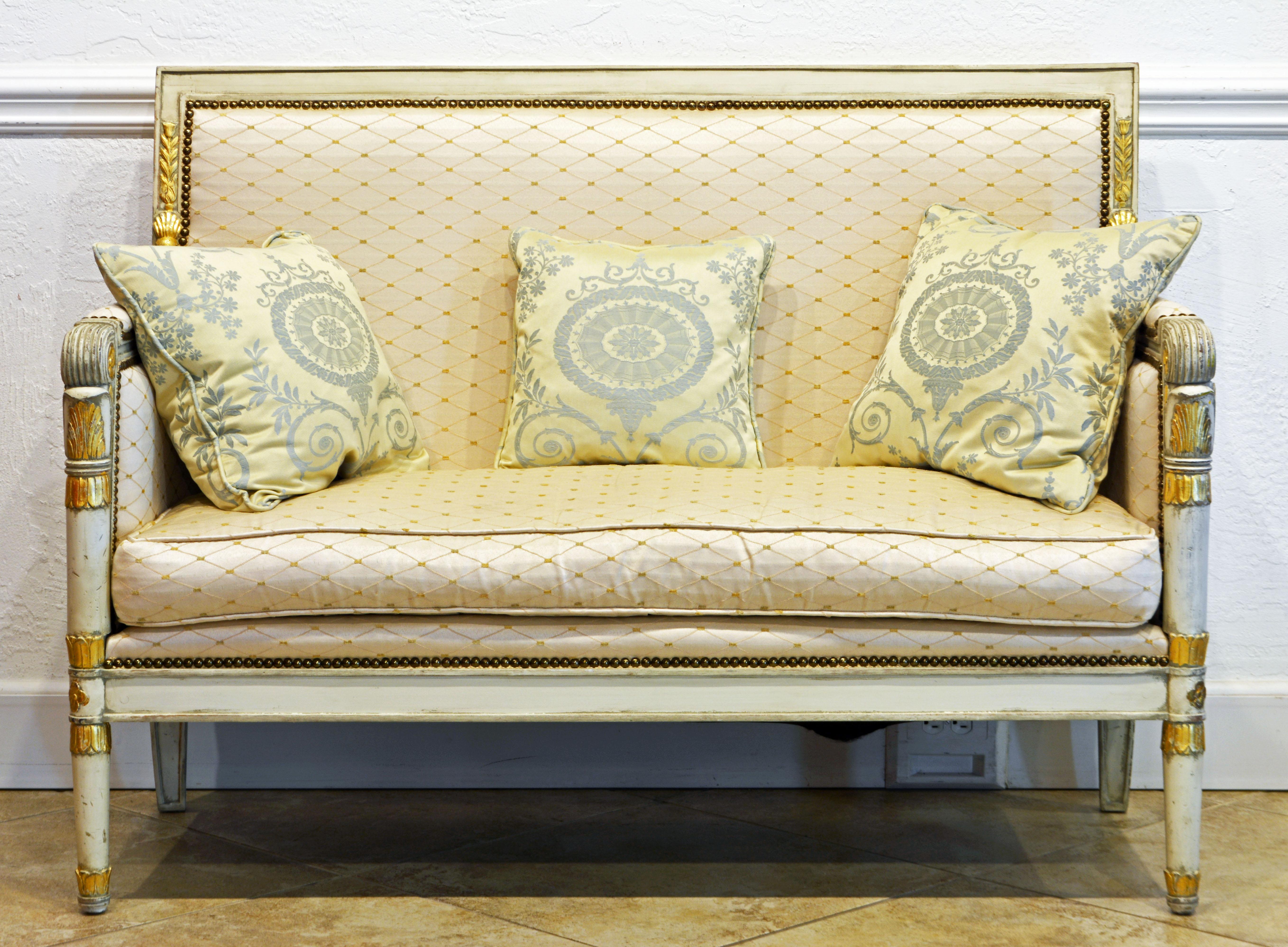 Italian Late 19th C Neoclassical Style Ivory White and Parcel Gilt Carved Settee In Good Condition In Ft. Lauderdale, FL