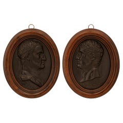 Italienische Basalt Wedgwood und patinierte Wood Plaques aus dem späten 19.