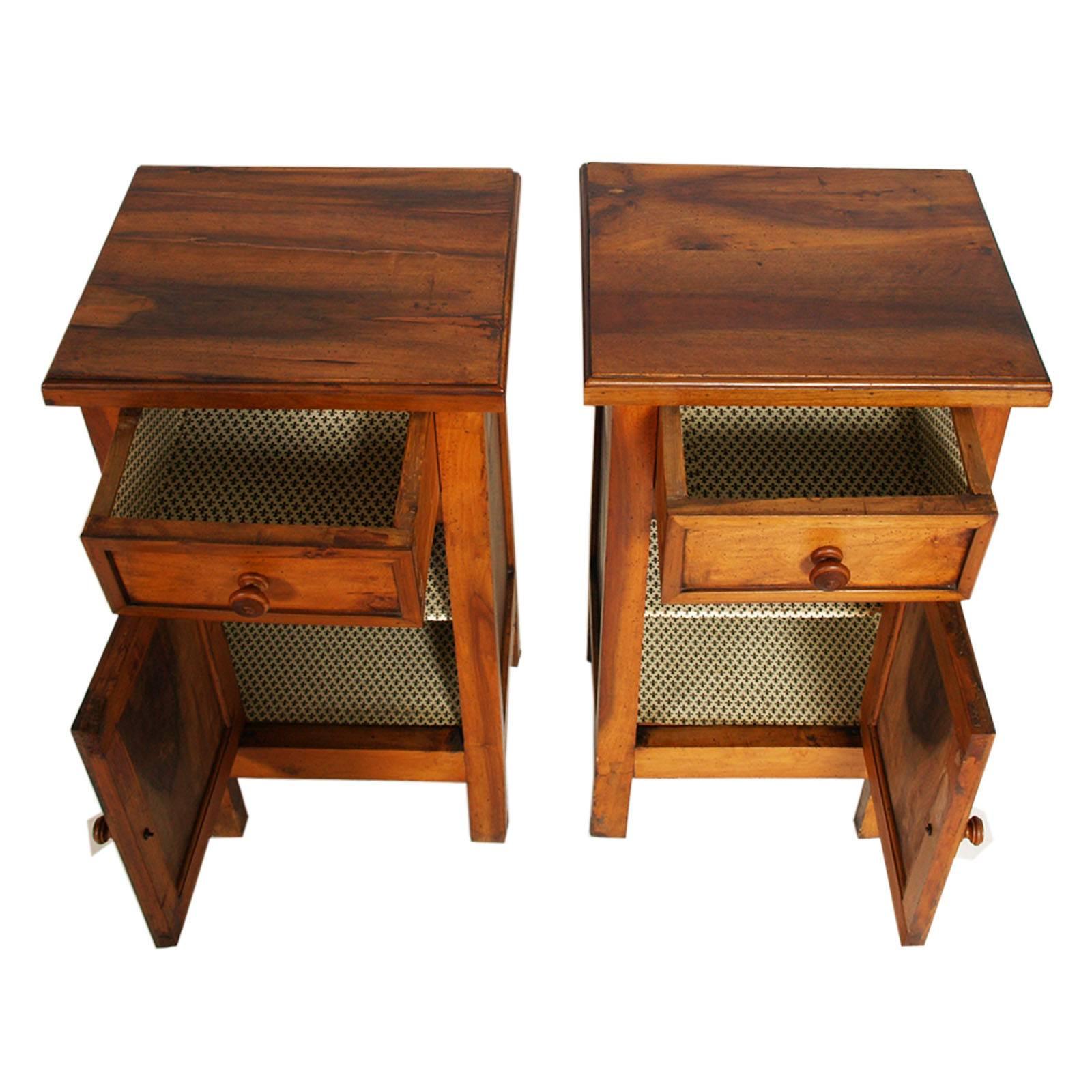 Italian Late 19th Century Country Nightstands in Solid Walnut, Polished to Wax For Sale 2