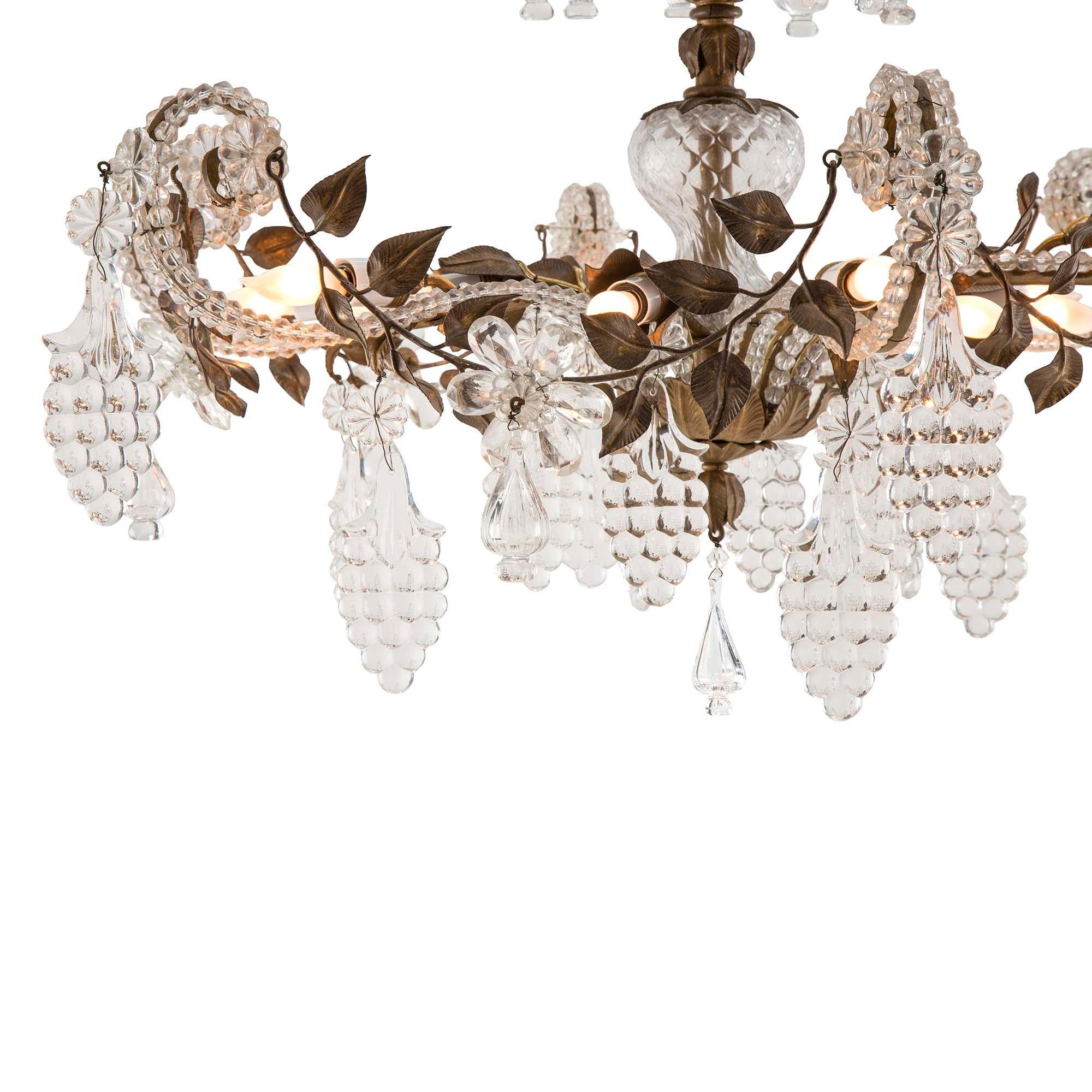 Italian Late 19th Century Louis XV St. Glass and Tole Chandelier In Good Condition For Sale In West Palm Beach, FL