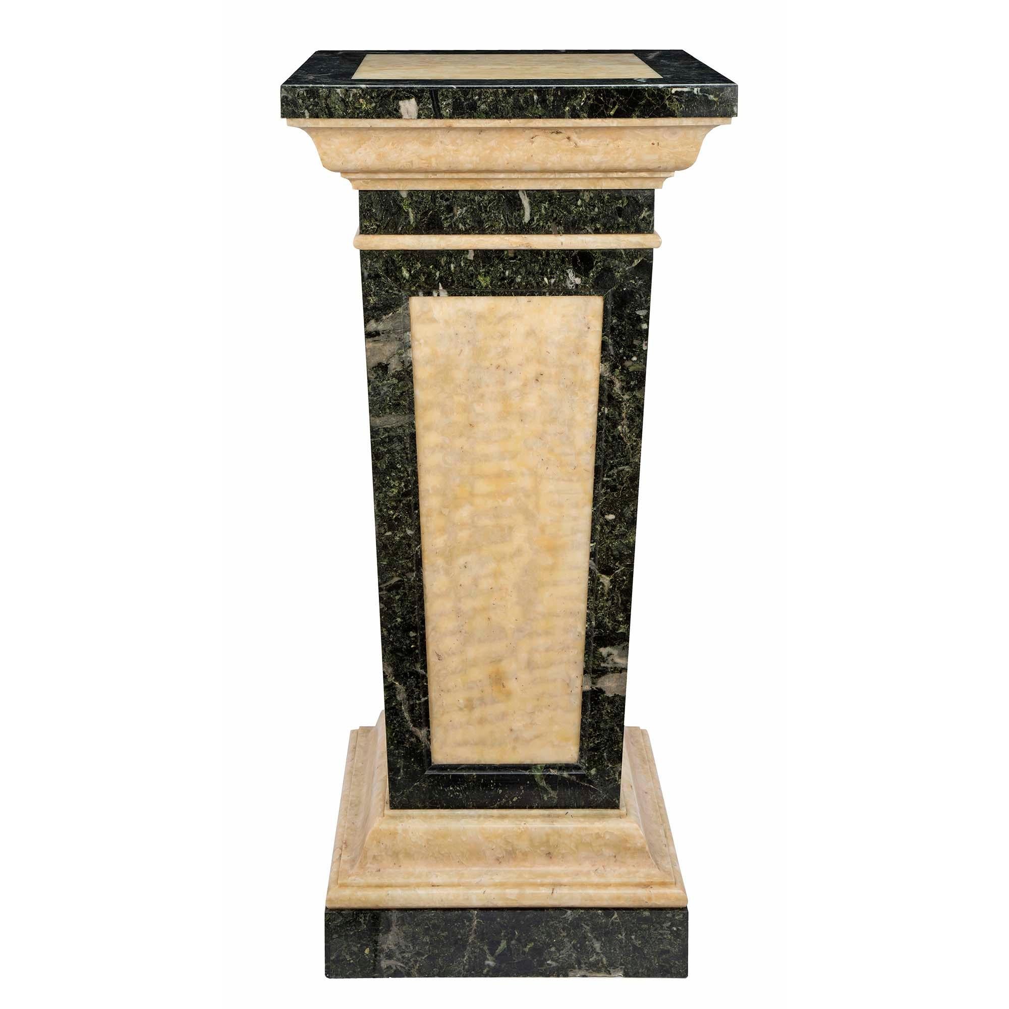 Italian Late 19th Century Neoclassical Style Alabaster and Marble Pedestal In Good Condition For Sale In West Palm Beach, FL