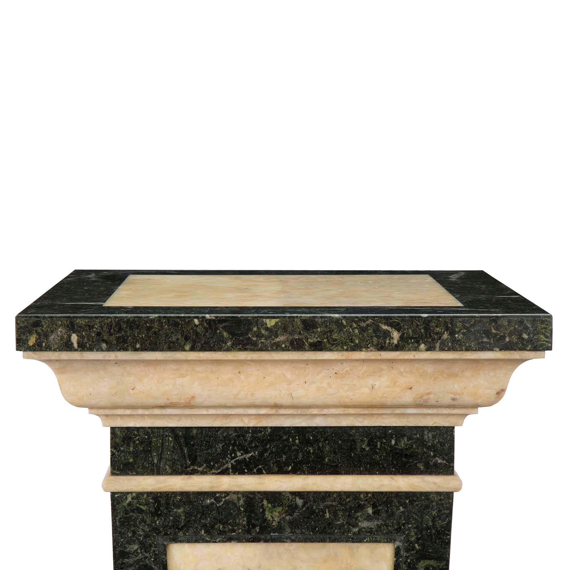 Italian Late 19th Century Neoclassical Style Alabaster and Marble Pedestal For Sale 2
