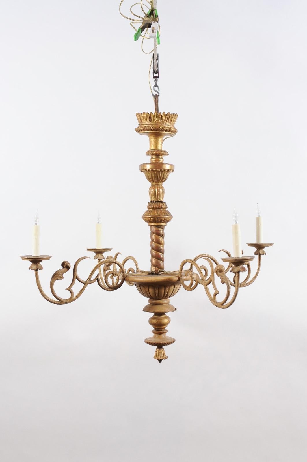 Italienischer Kronleuchter im neoklassischen Stil des späten 19. Jahrhunderts aus vergoldetem und bemaltem Holz und Metall mit 4 Lichtern