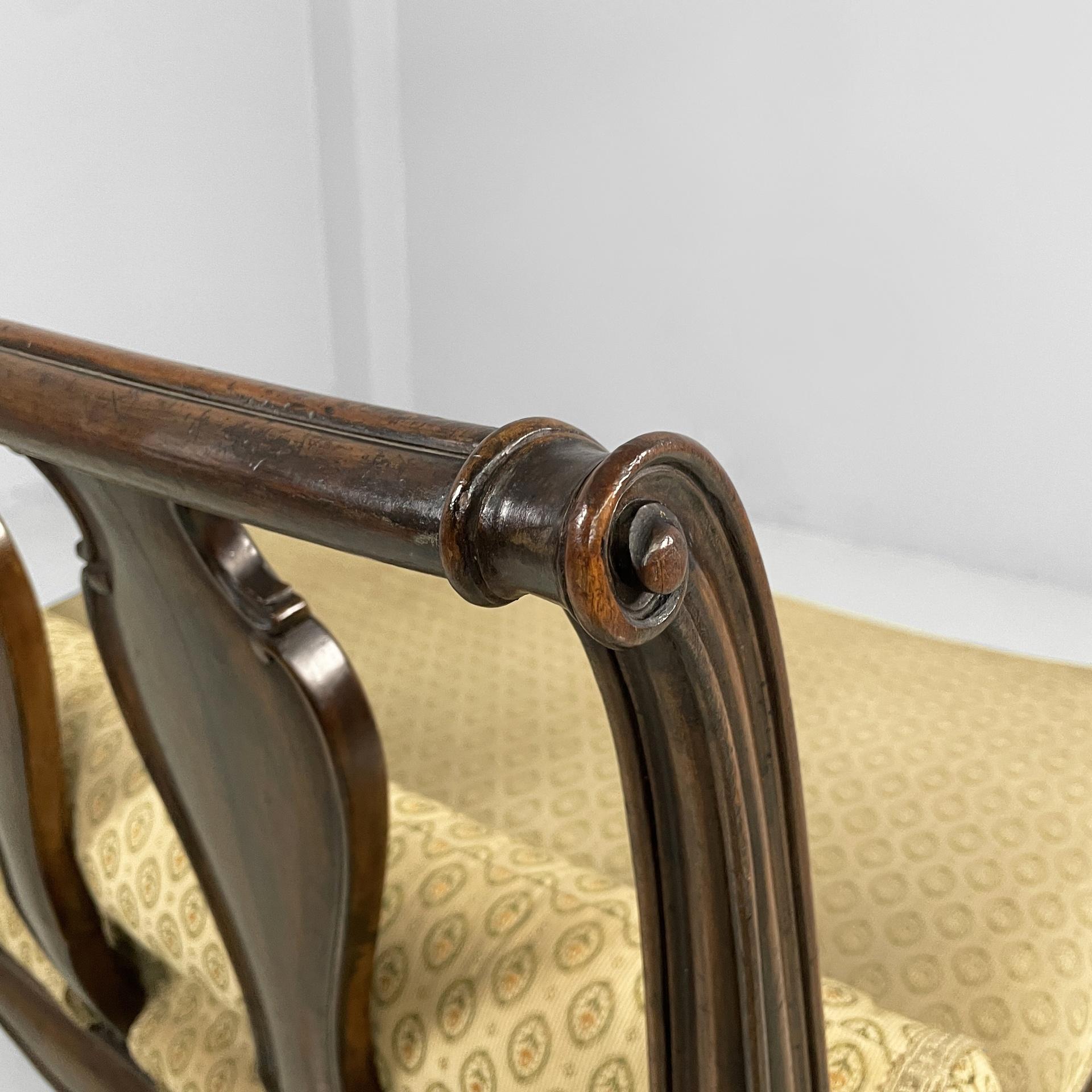 Poltrone italiane in stile fine Ottocento in legno e tessuto beige, anni '30 in vendita 10