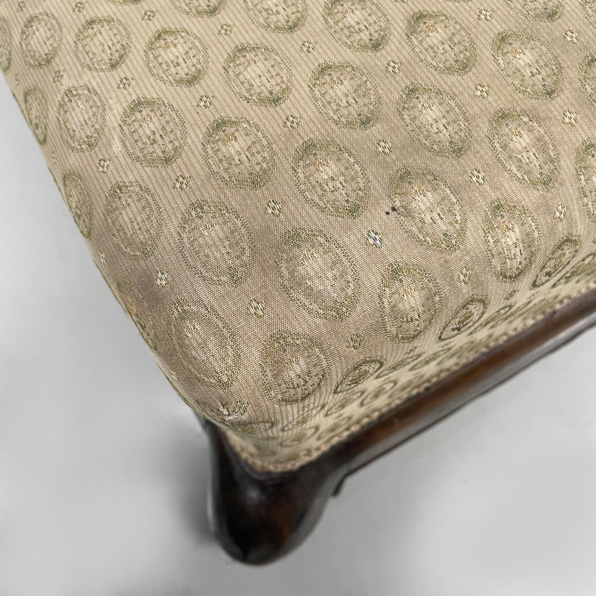 Poltrone italiane in stile fine Ottocento in legno e tessuto beige, anni '30 in vendita 2