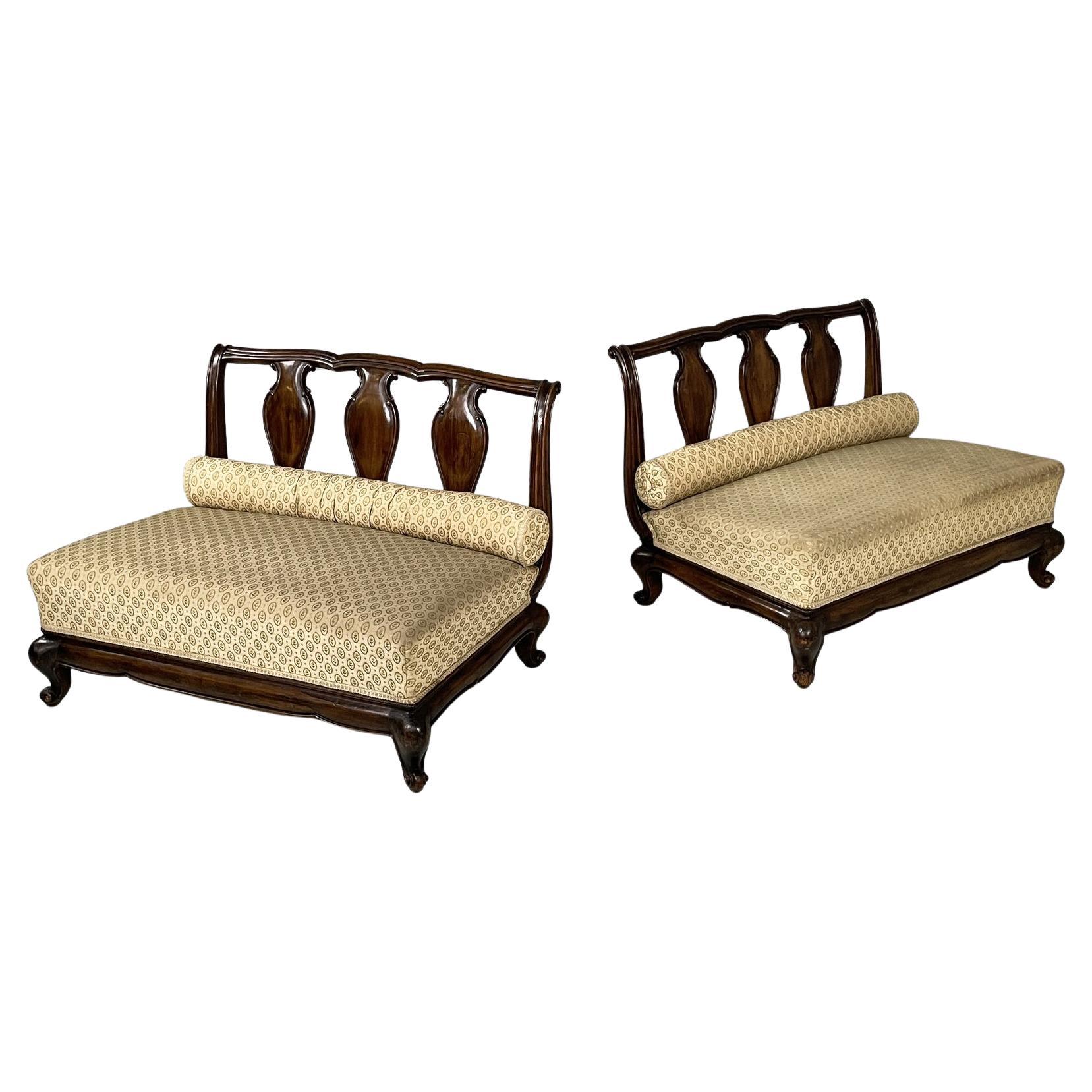 Poltrone italiane in stile fine Ottocento in legno e tessuto beige, anni 
30 in vendita